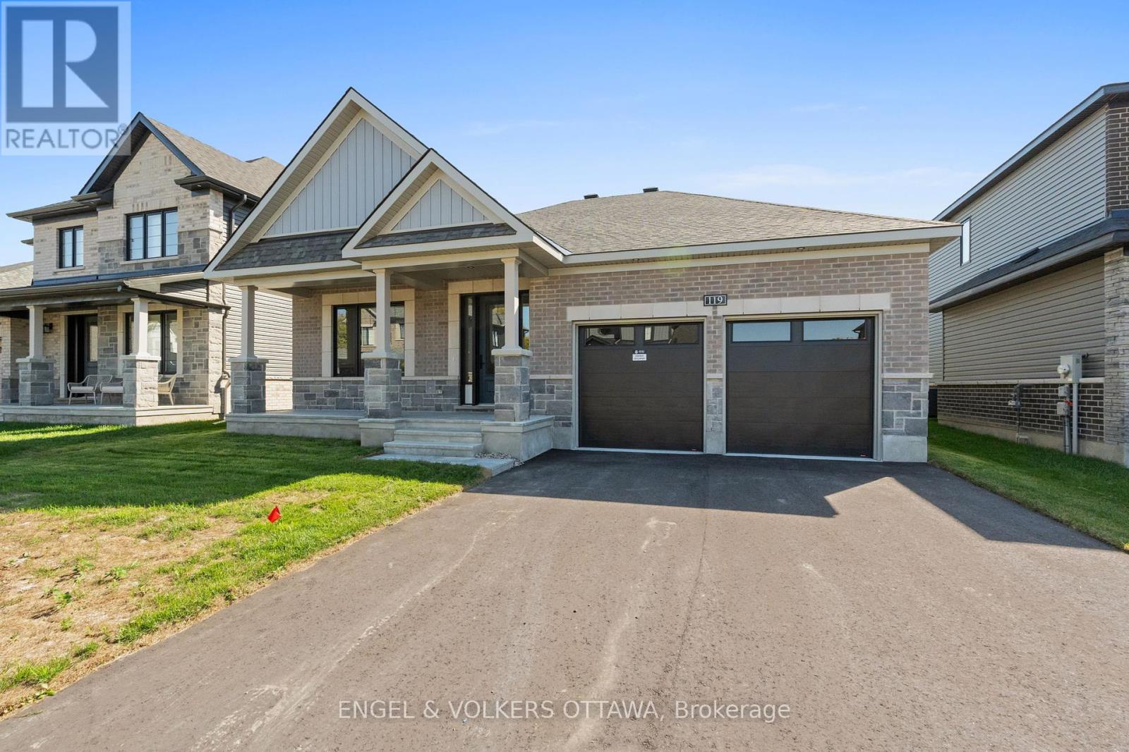 119 D'arleux Place, Ottawa, Ontario  K4M 0M7 - Photo 4 - X12154791