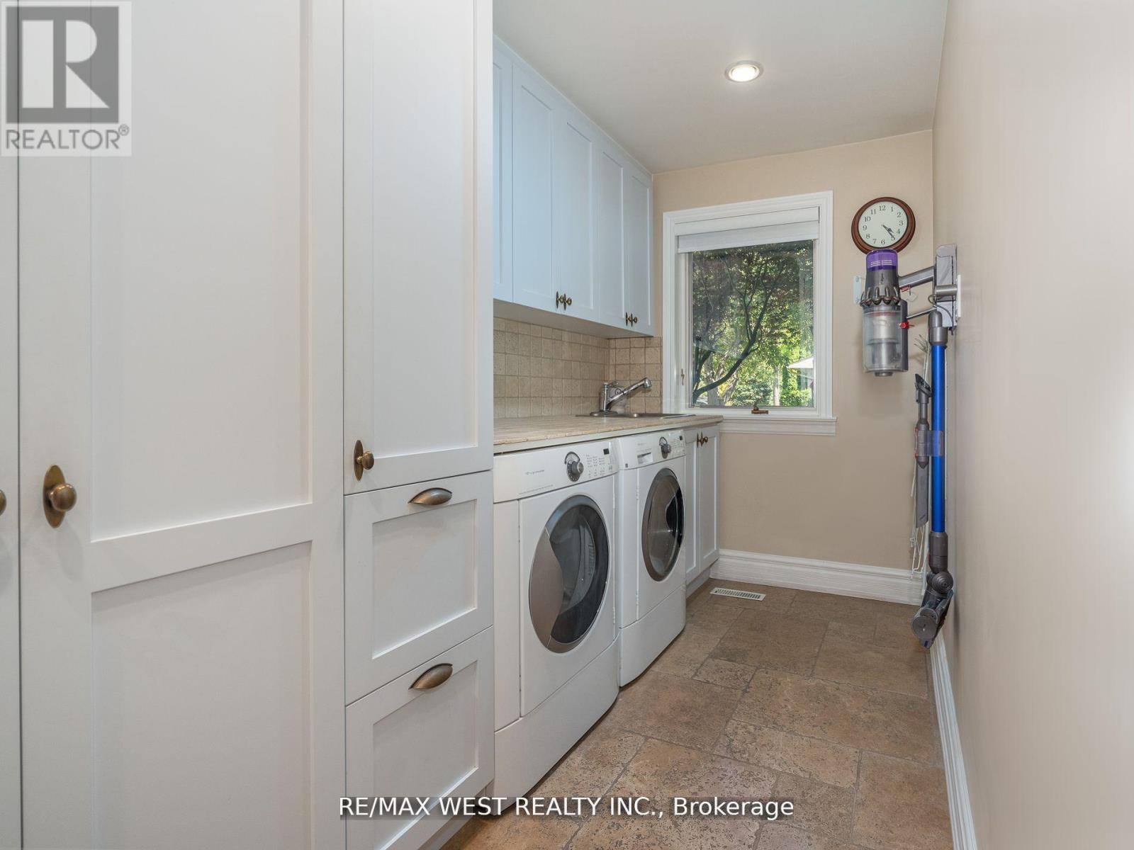 57 Edenvale Crescent, Toronto, Ontario  M9A 4A5 - Photo 15 - W12436346
