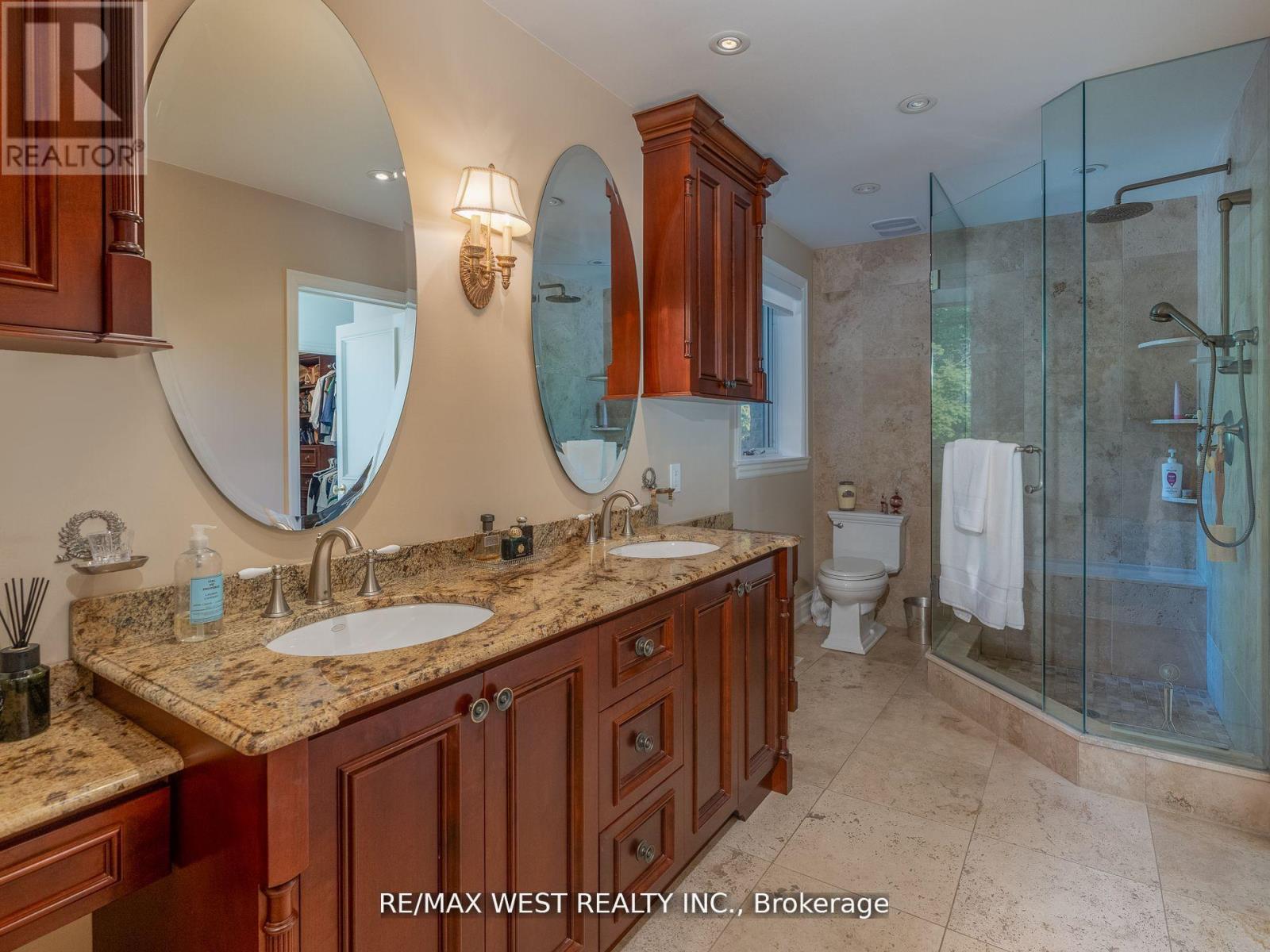 57 Edenvale Crescent, Toronto, Ontario  M9A 4A5 - Photo 21 - W12436346