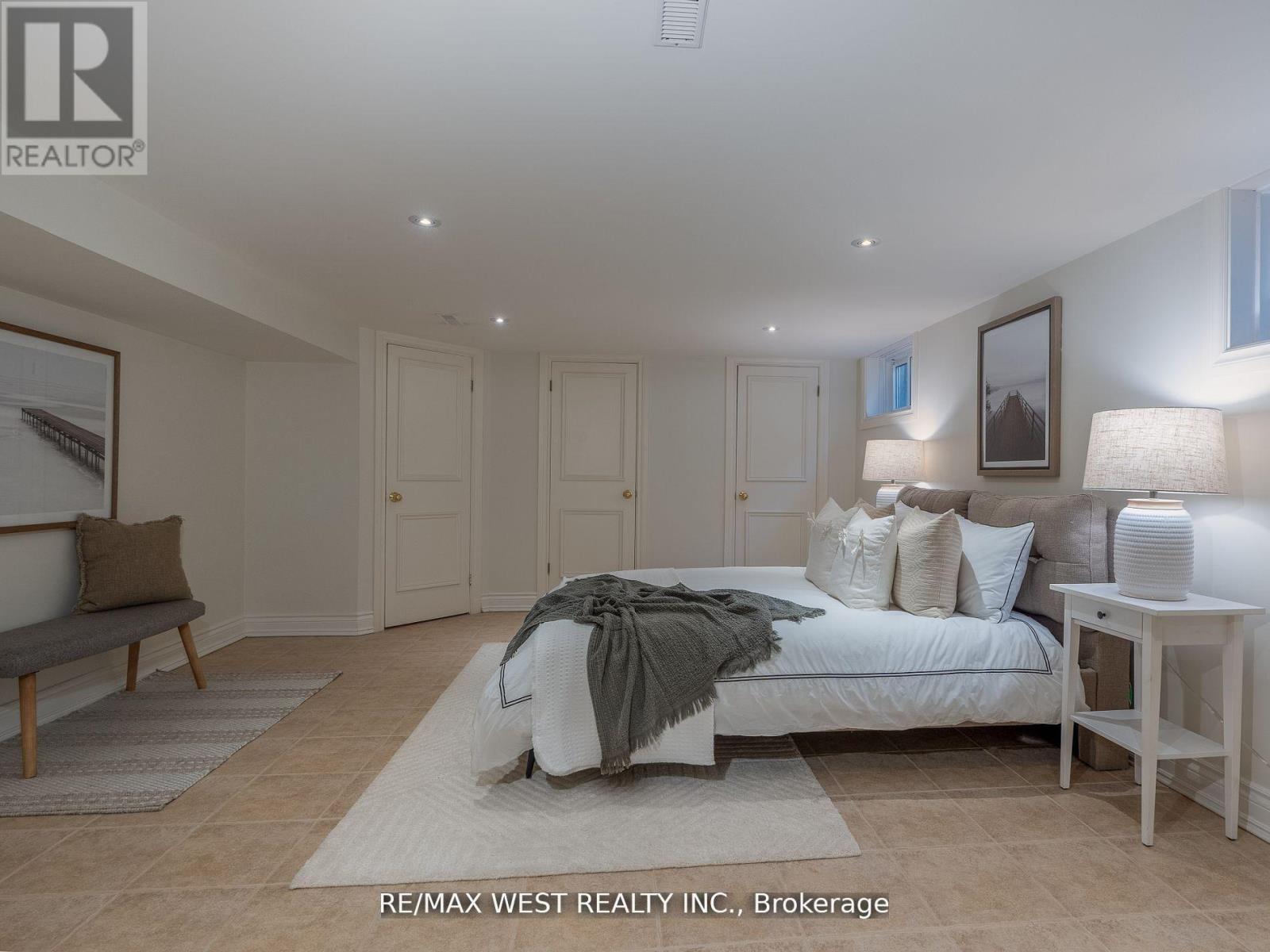 57 Edenvale Crescent, Toronto, Ontario  M9A 4A5 - Photo 29 - W12436346