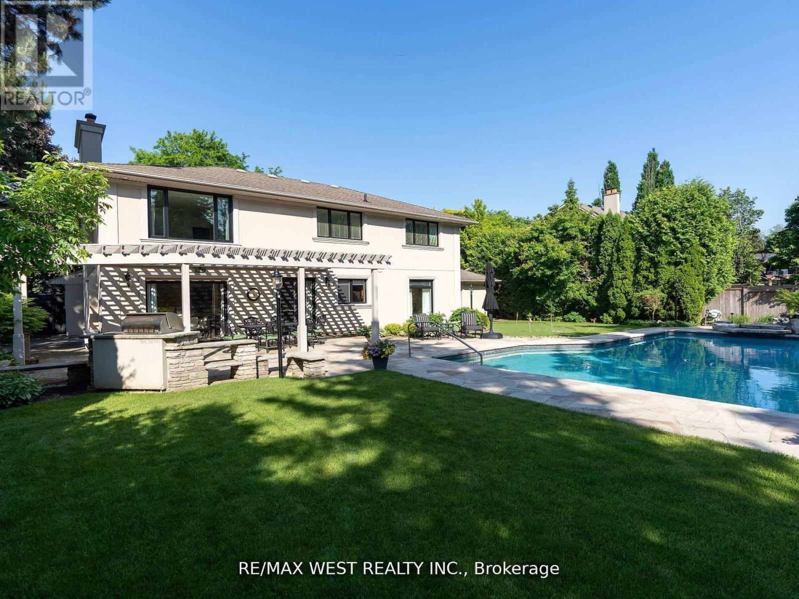 57 Edenvale Crescent, Toronto, Ontario  M9A 4A5 - Photo 32 - W12436346