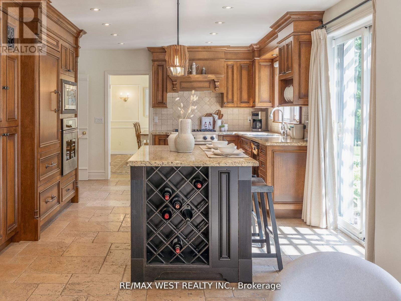 57 Edenvale Crescent, Toronto, Ontario  M9A 4A5 - Photo 8 - W12436346