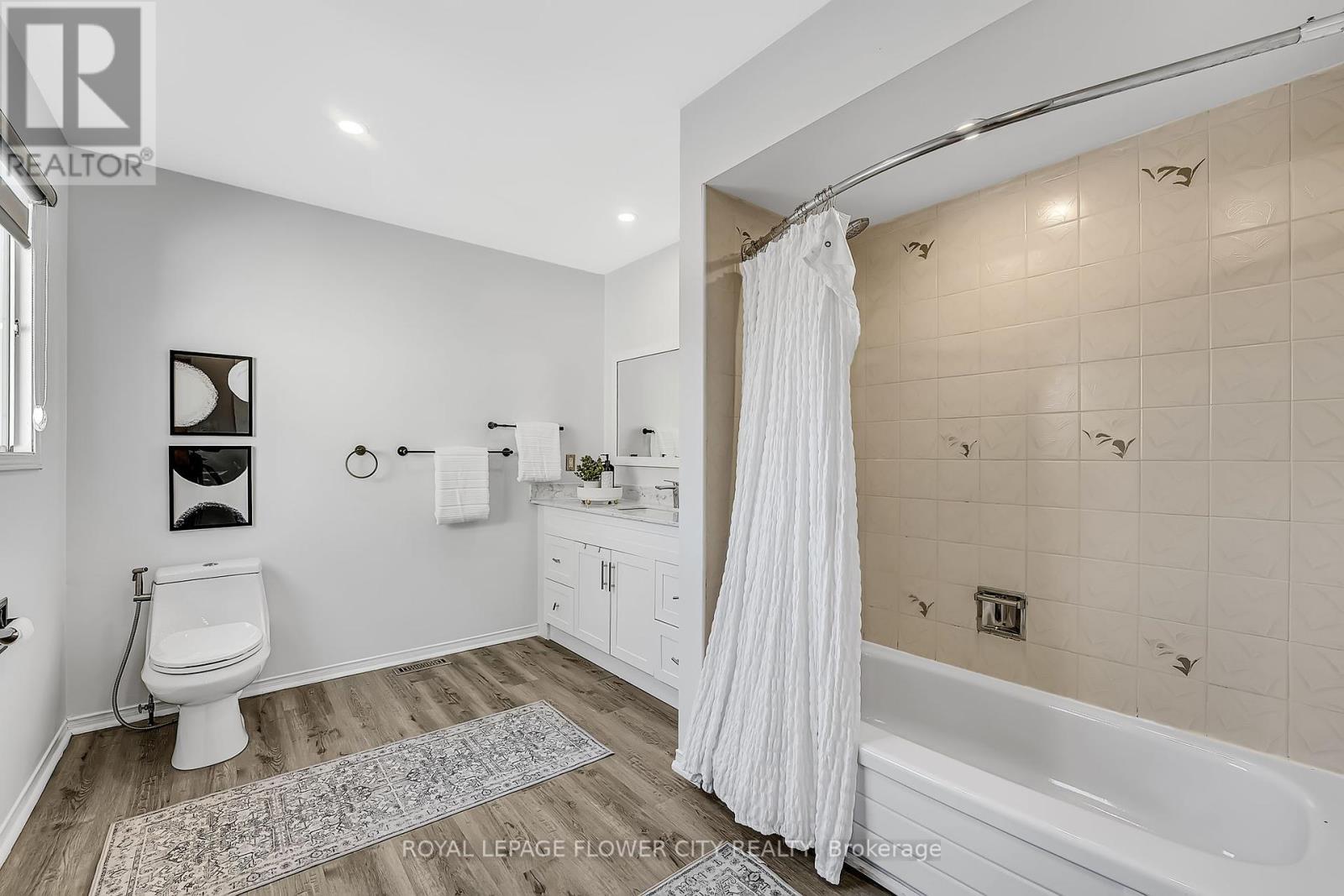 3278 Waxwing Drive, Mississauga, Ontario  L5N 5X9 - Photo 24 - W12436369