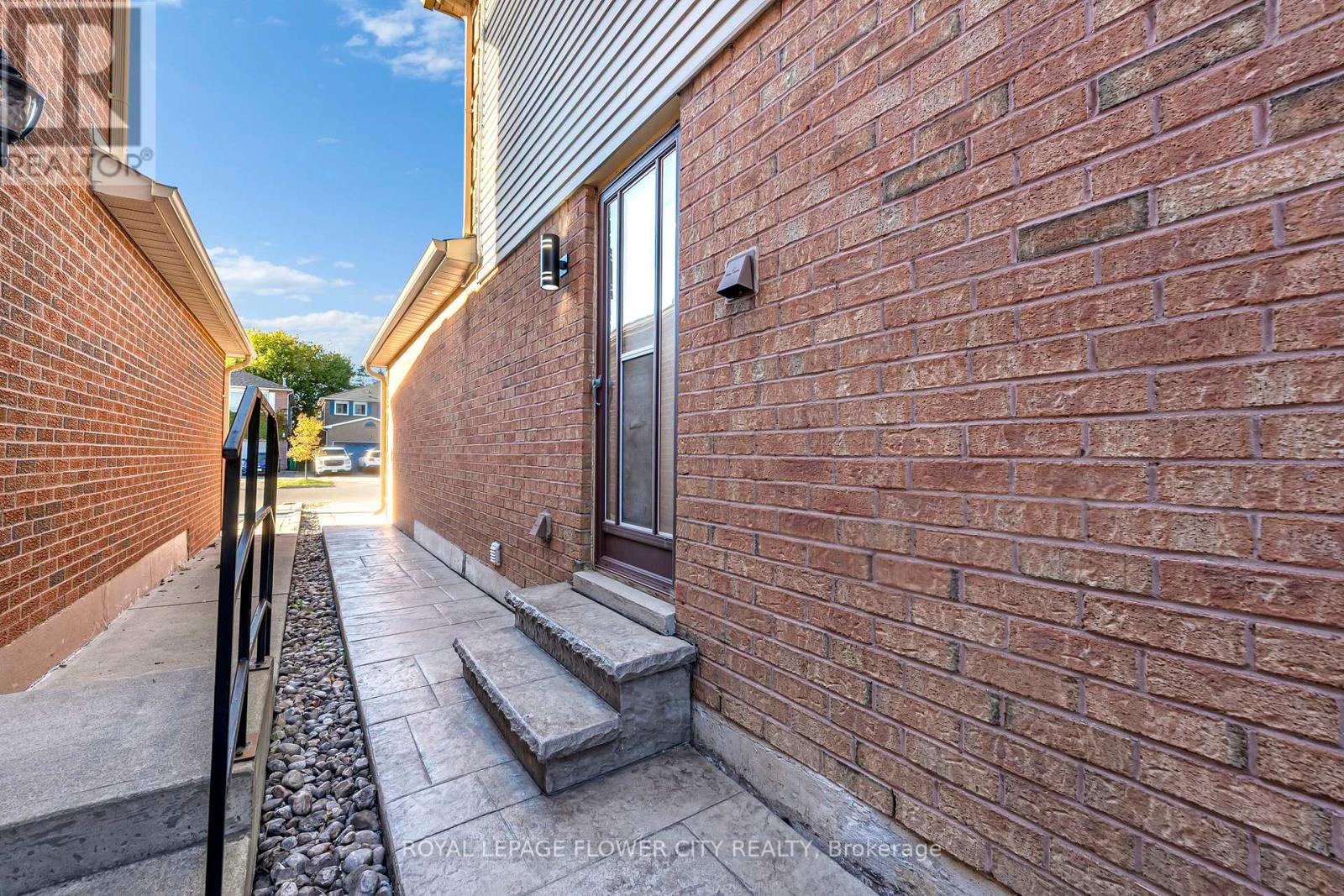 3278 Waxwing Drive, Mississauga, Ontario  L5N 5X9 - Photo 40 - W12436369