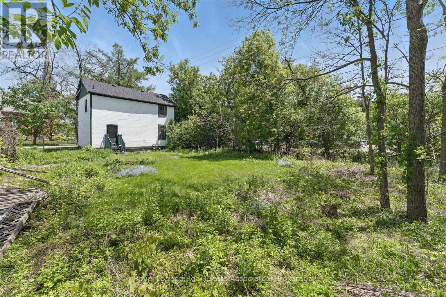 401 Draper Street, Halton Hills, Ontario  L7G 4B6 - Photo 23 - W12436371
