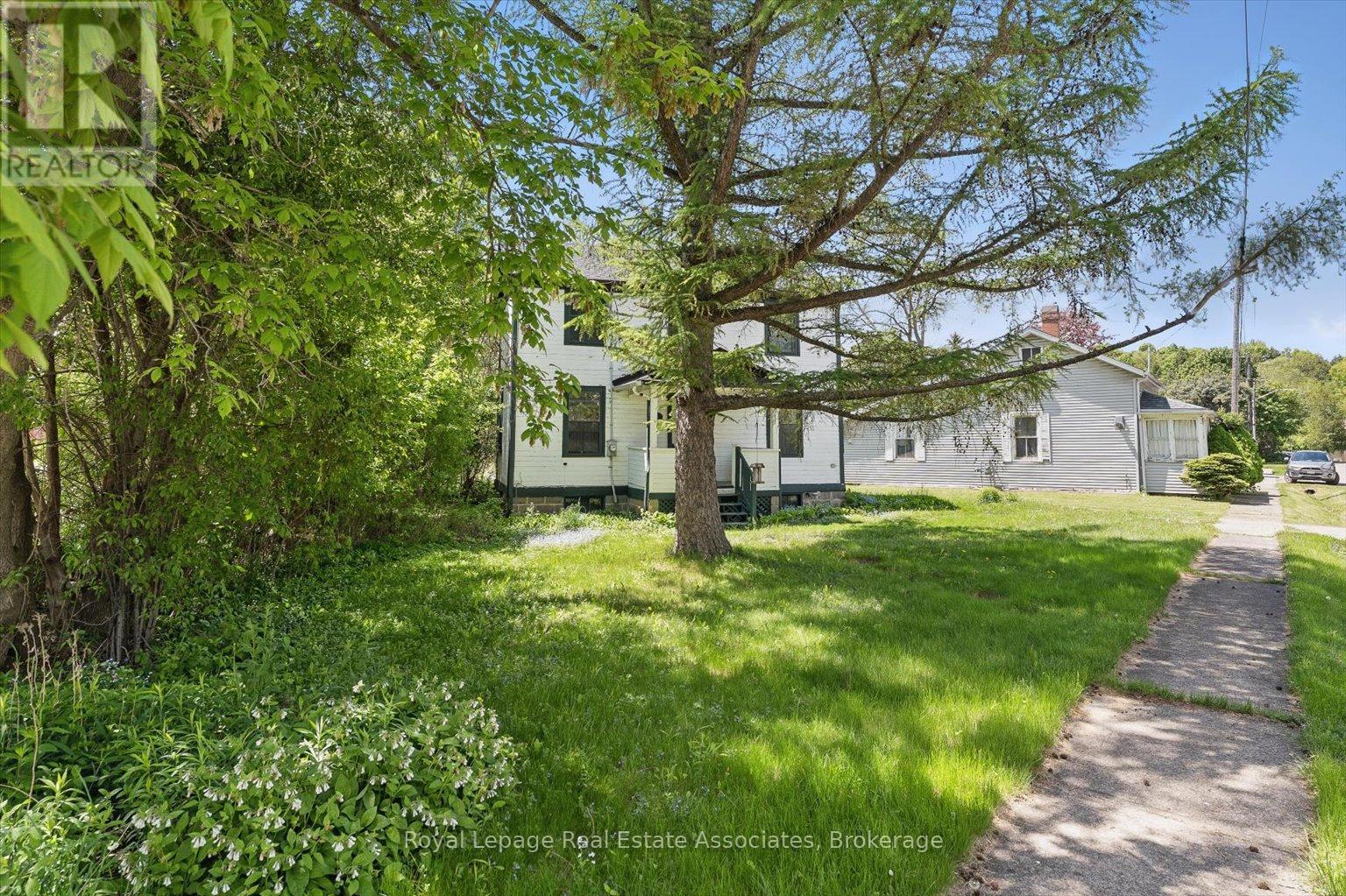 401 Draper Street, Halton Hills, Ontario  L7G 4B6 - Photo 28 - W12436371