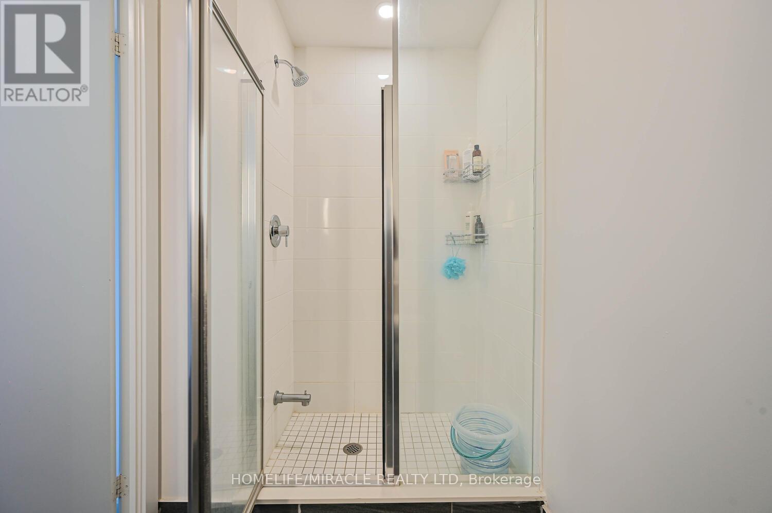 1102 - 215 Veterans Drive, Brampton, Ontario  L7A 5L7 - Photo 23 - W12436402