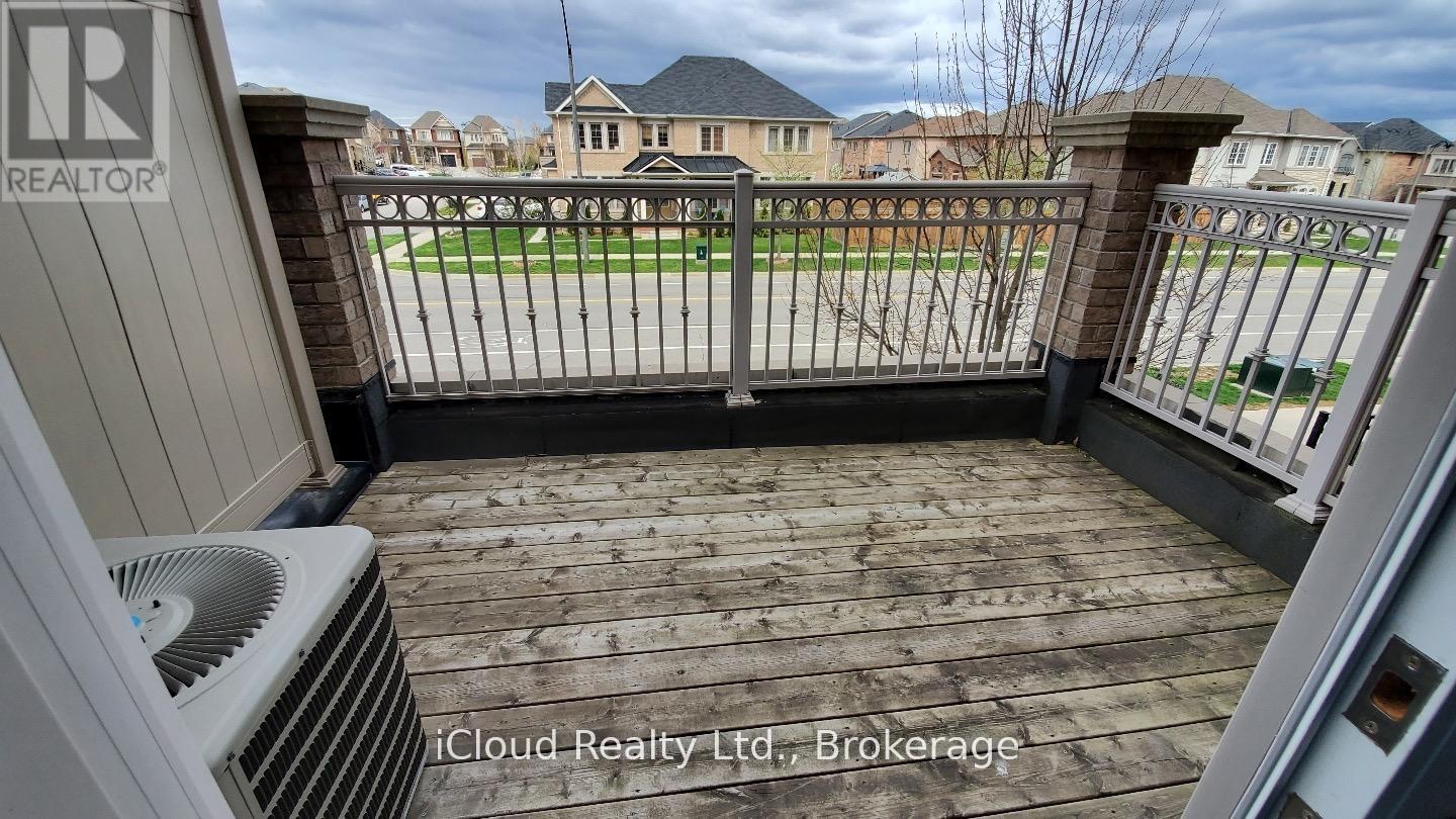 2554 Grand Oak Trail, Oakville, Ontario  L6M 0S4 - Photo 10 - W12436403
