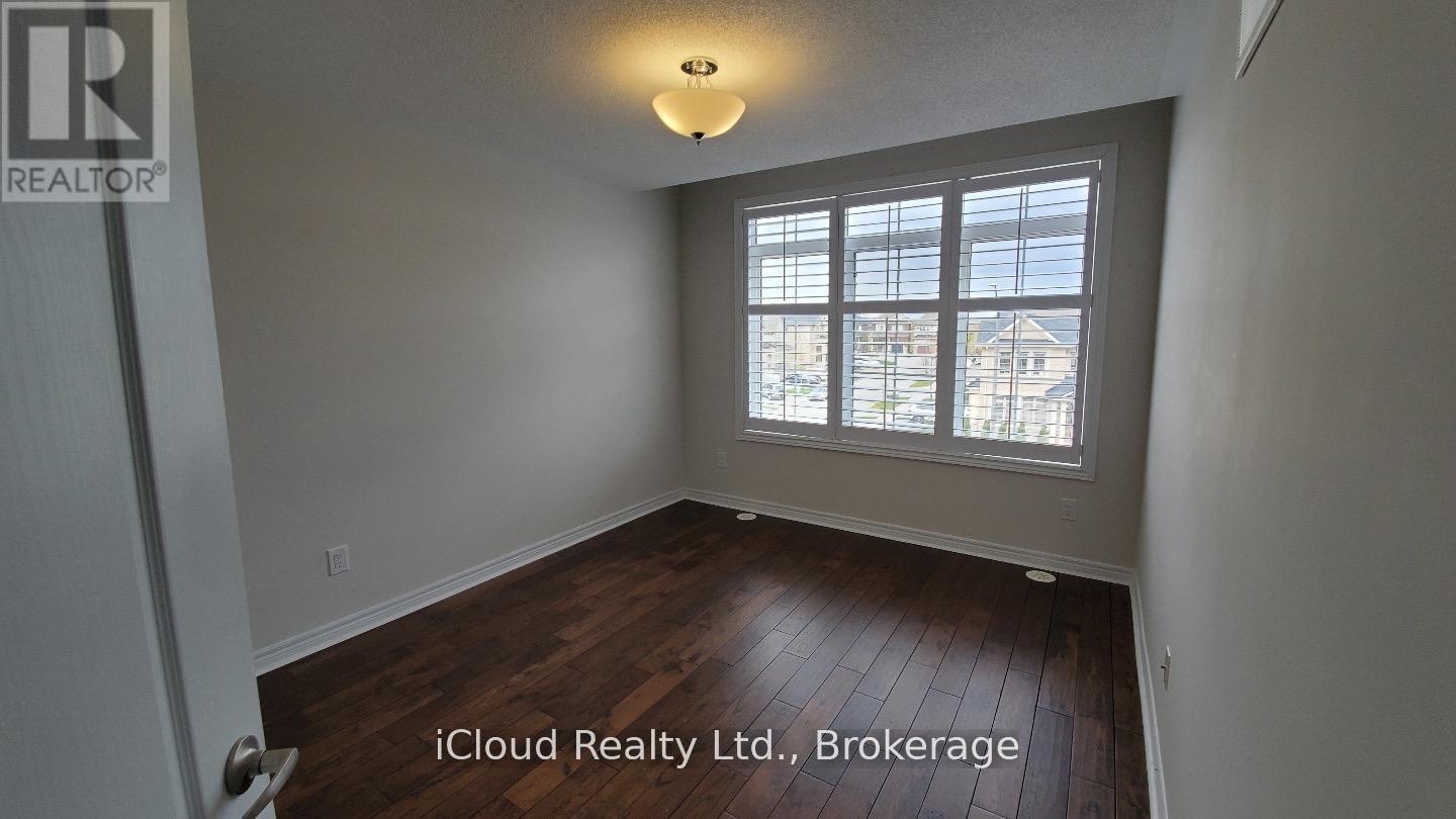 2554 Grand Oak Trail, Oakville, Ontario  L6M 0S4 - Photo 11 - W12436403