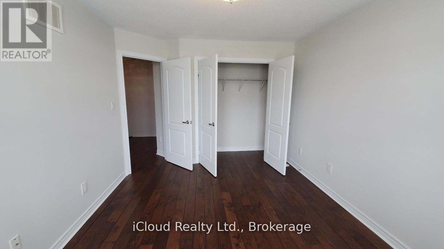 2554 Grand Oak Trail, Oakville, Ontario  L6M 0S4 - Photo 12 - W12436403