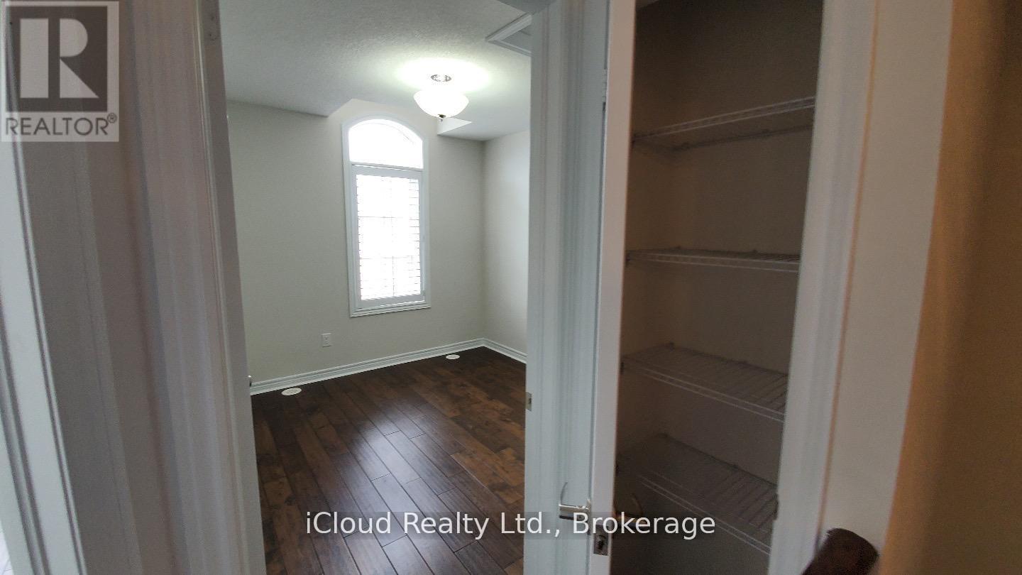 2554 Grand Oak Trail, Oakville, Ontario  L6M 0S4 - Photo 14 - W12436403