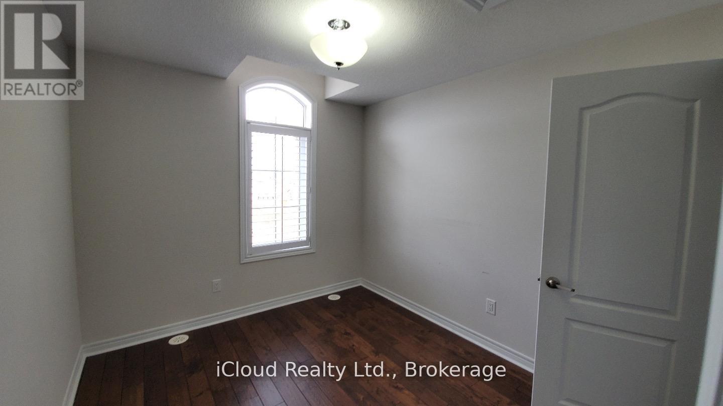 2554 Grand Oak Trail, Oakville, Ontario  L6M 0S4 - Photo 15 - W12436403