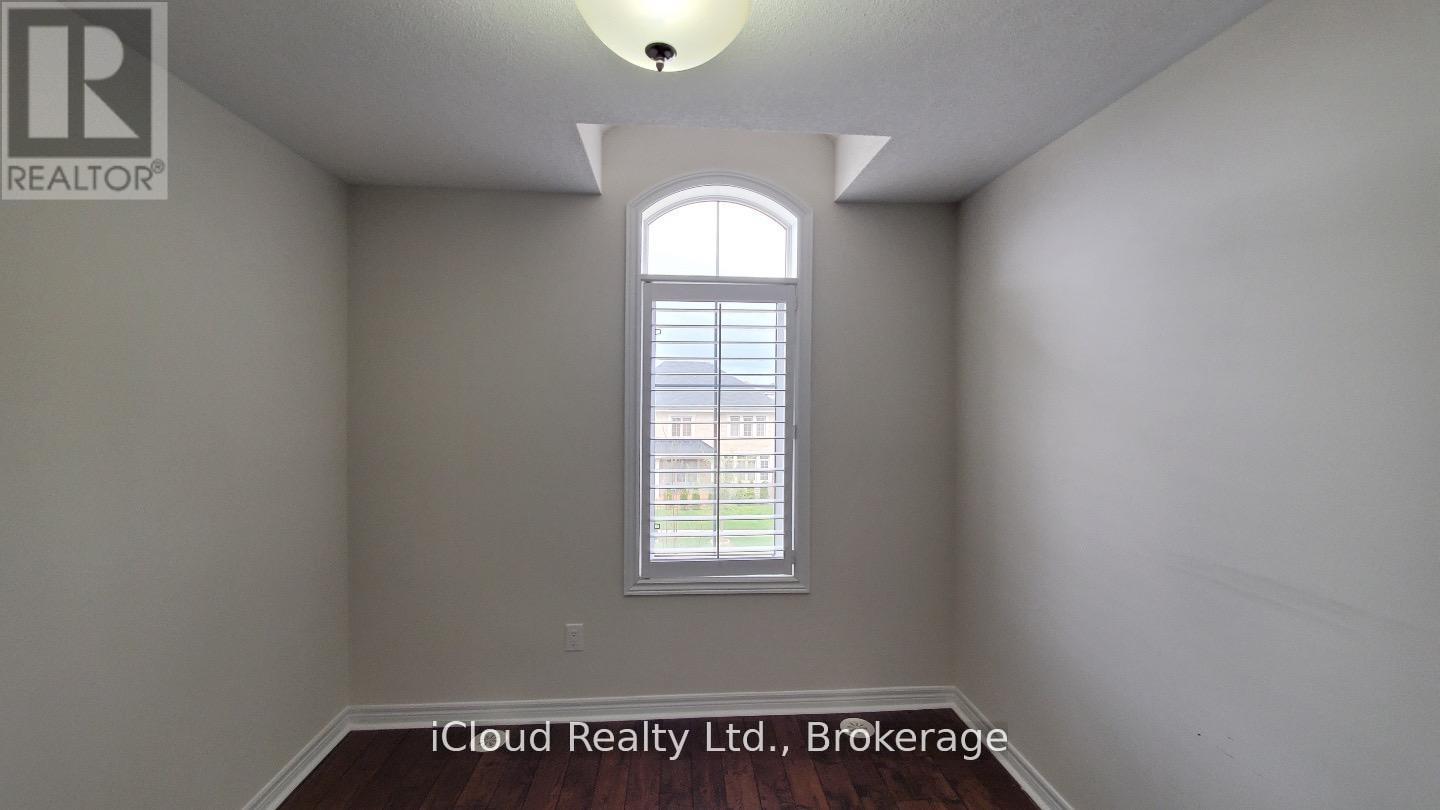 2554 Grand Oak Trail, Oakville, Ontario  L6M 0S4 - Photo 17 - W12436403