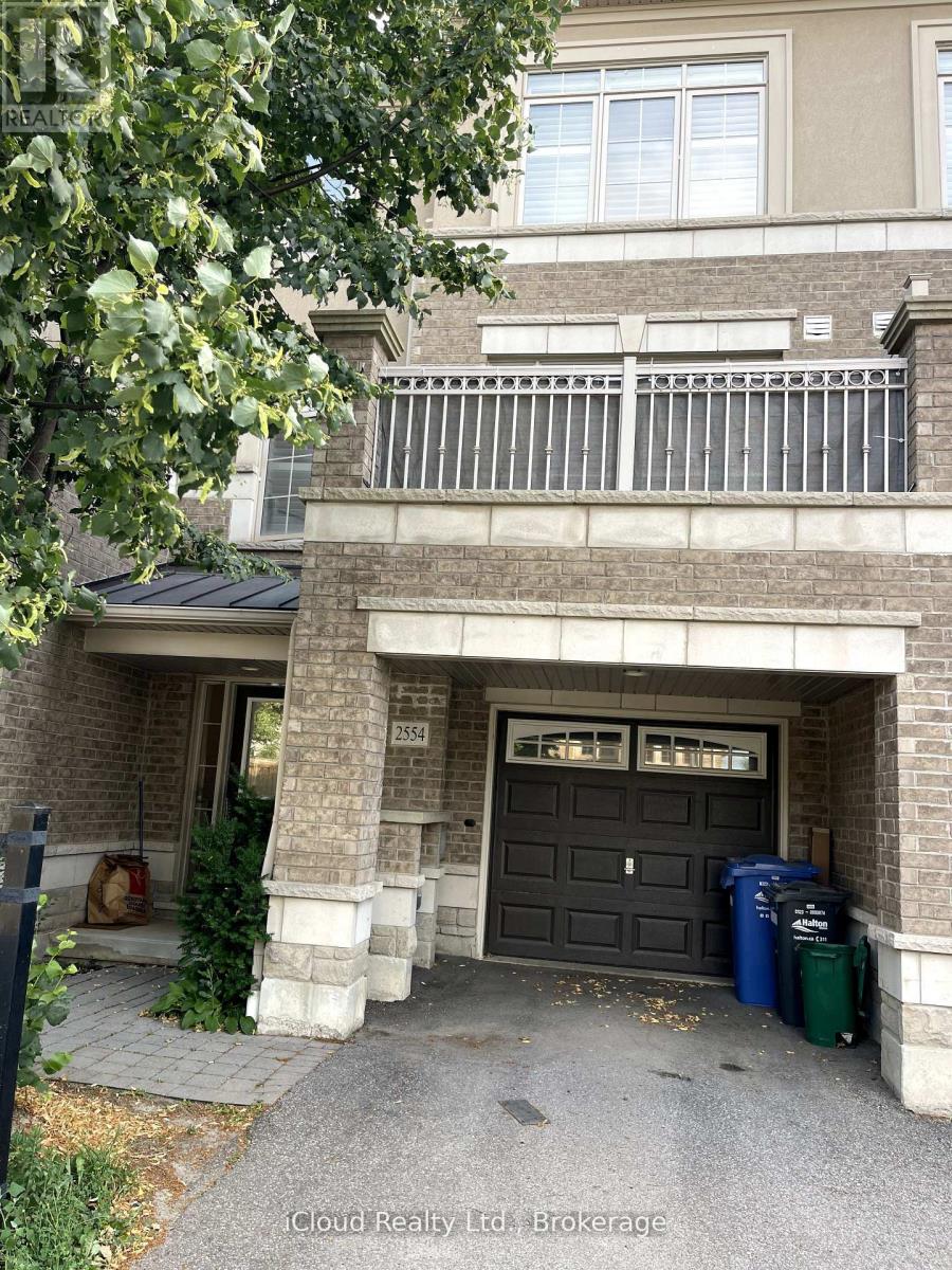 2554 Grand Oak Trail, Oakville, Ontario  L6M 0S4 - Photo 2 - W12436403