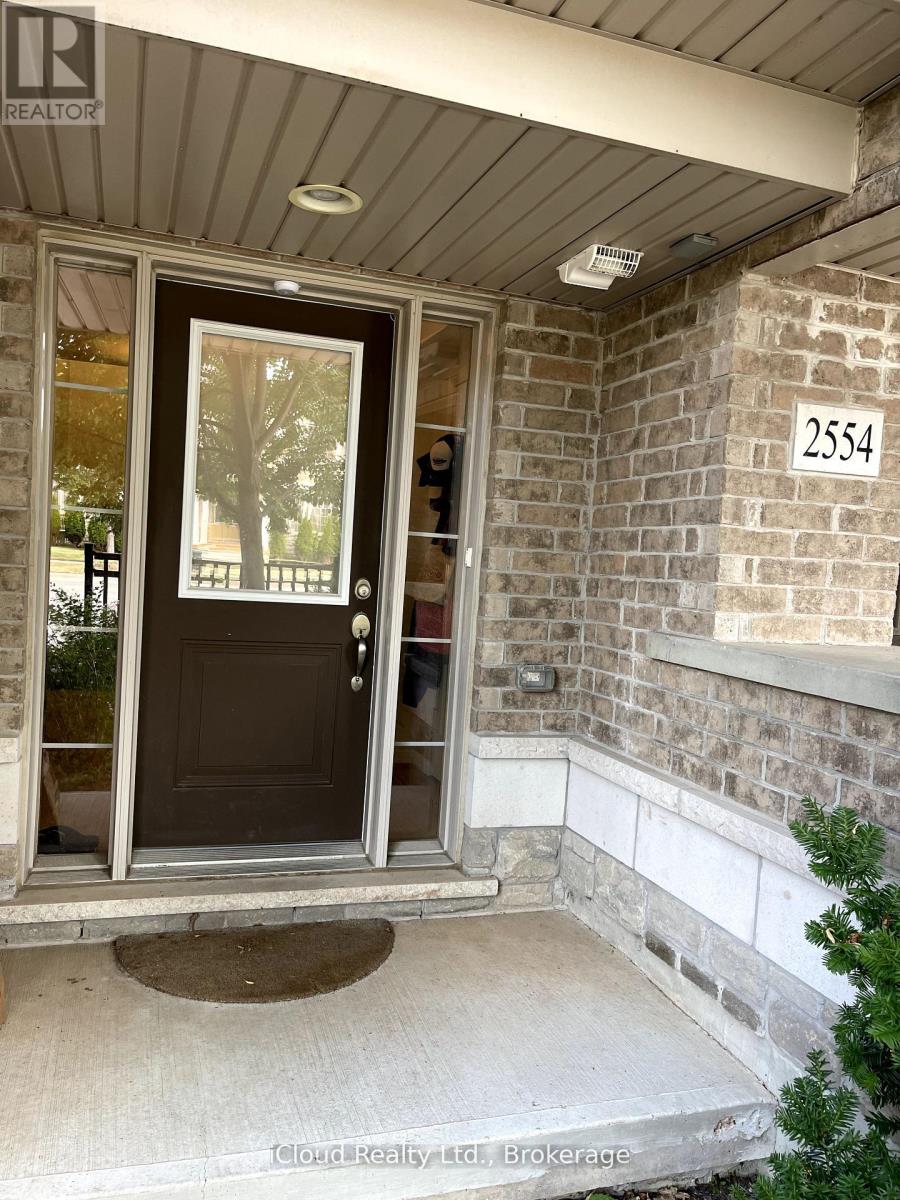2554 Grand Oak Trail, Oakville, Ontario  L6M 0S4 - Photo 3 - W12436403