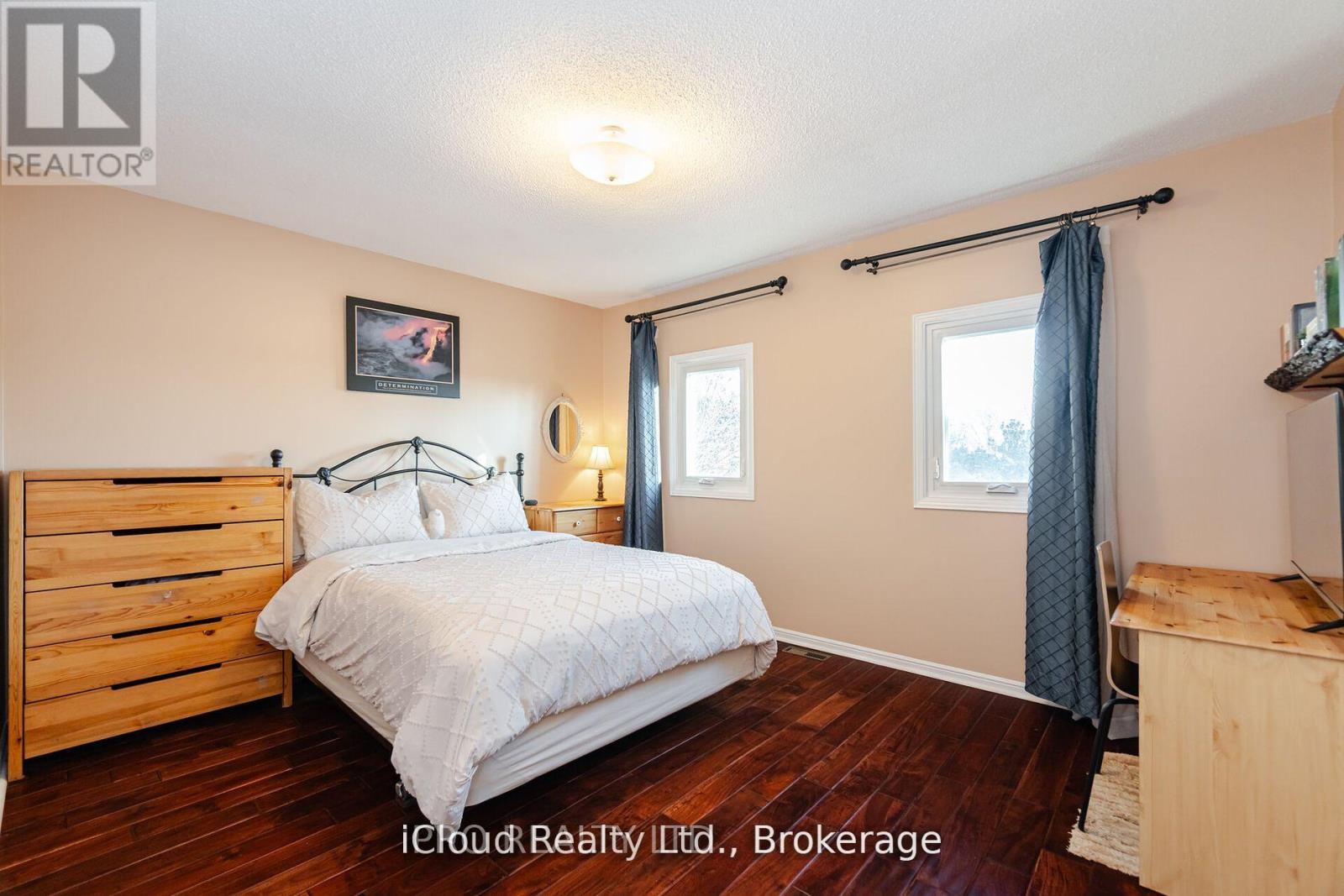 1615 Sir Monty's Drive, Mississauga, Ontario  L5N 4R1 - Photo 24 - W12436421