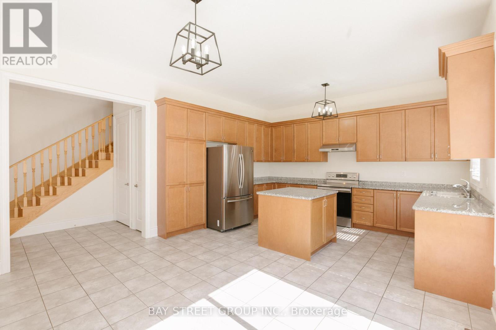 3127 Streamwood Pass, Oakville, Ontario  L6H 0T2 - Photo 15 - W12436422