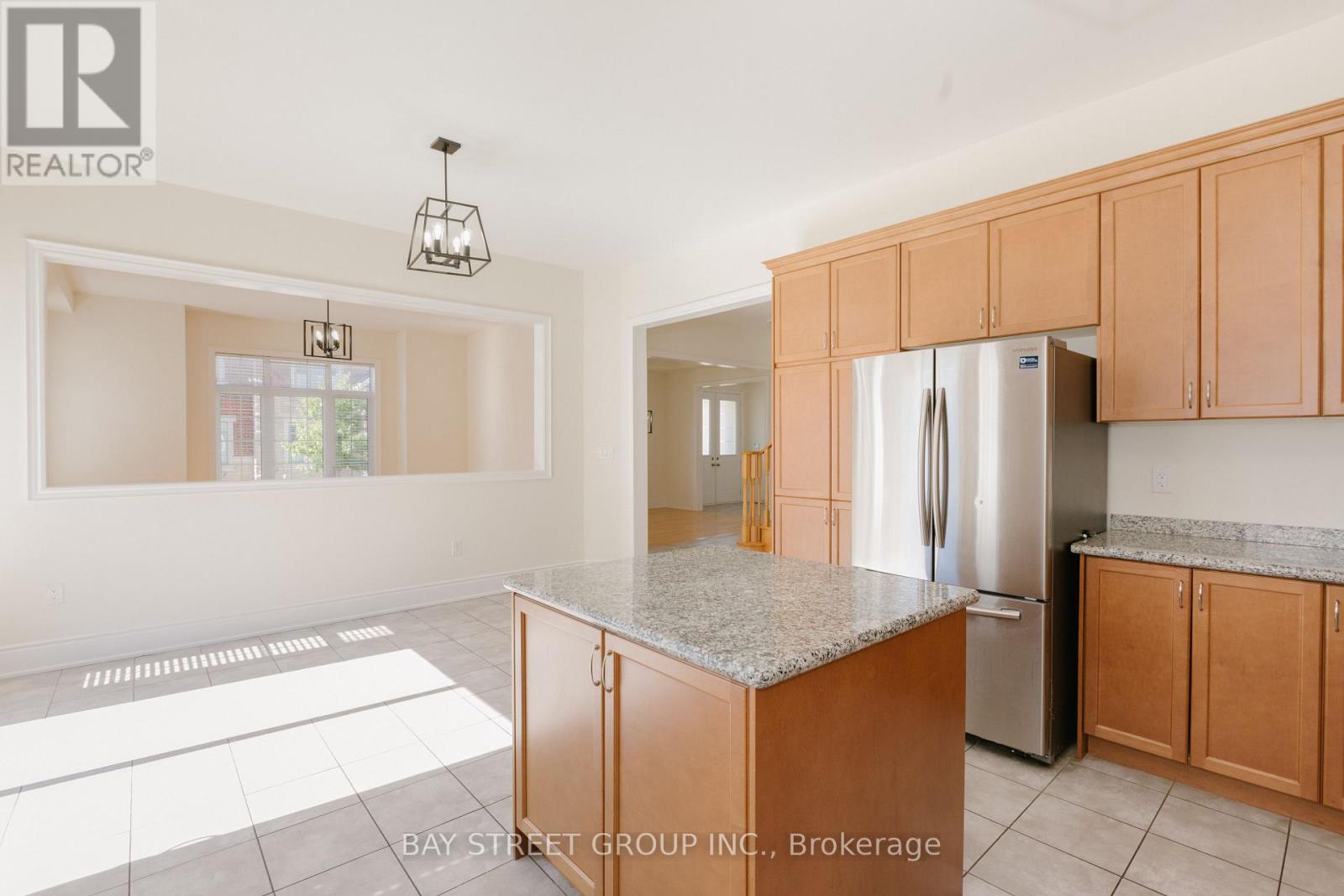 3127 Streamwood Pass, Oakville, Ontario  L6H 0T2 - Photo 16 - W12436422