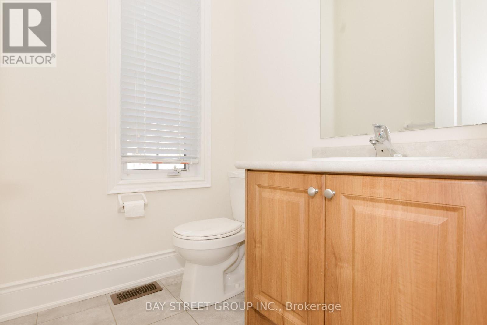 3127 Streamwood Pass, Oakville, Ontario  L6H 0T2 - Photo 19 - W12436422
