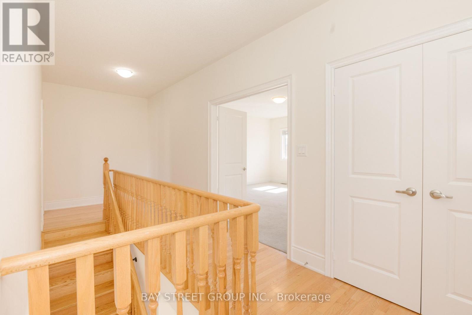3127 Streamwood Pass, Oakville, Ontario  L6H 0T2 - Photo 21 - W12436422