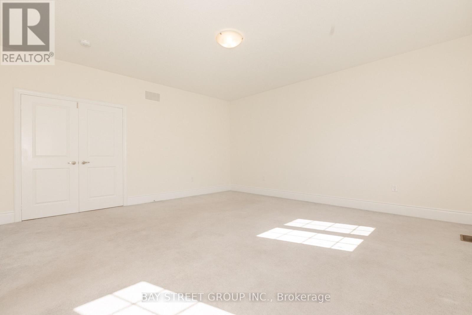 3127 Streamwood Pass, Oakville, Ontario  L6H 0T2 - Photo 24 - W12436422