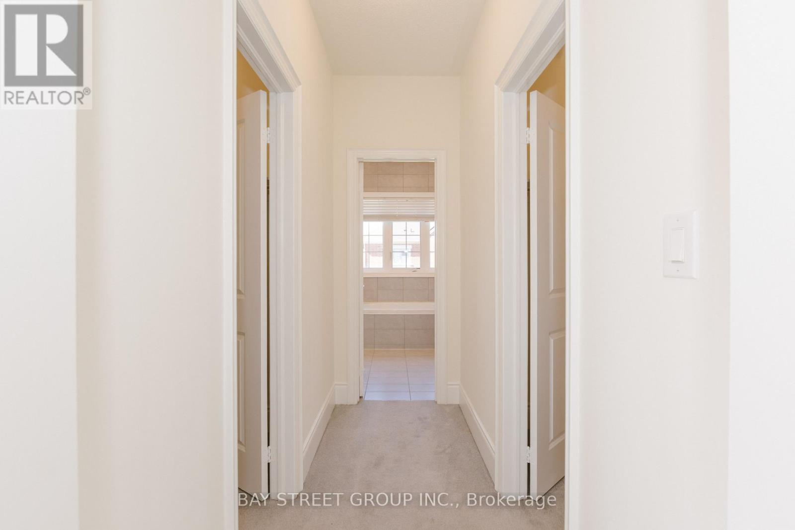 3127 Streamwood Pass, Oakville, Ontario  L6H 0T2 - Photo 26 - W12436422