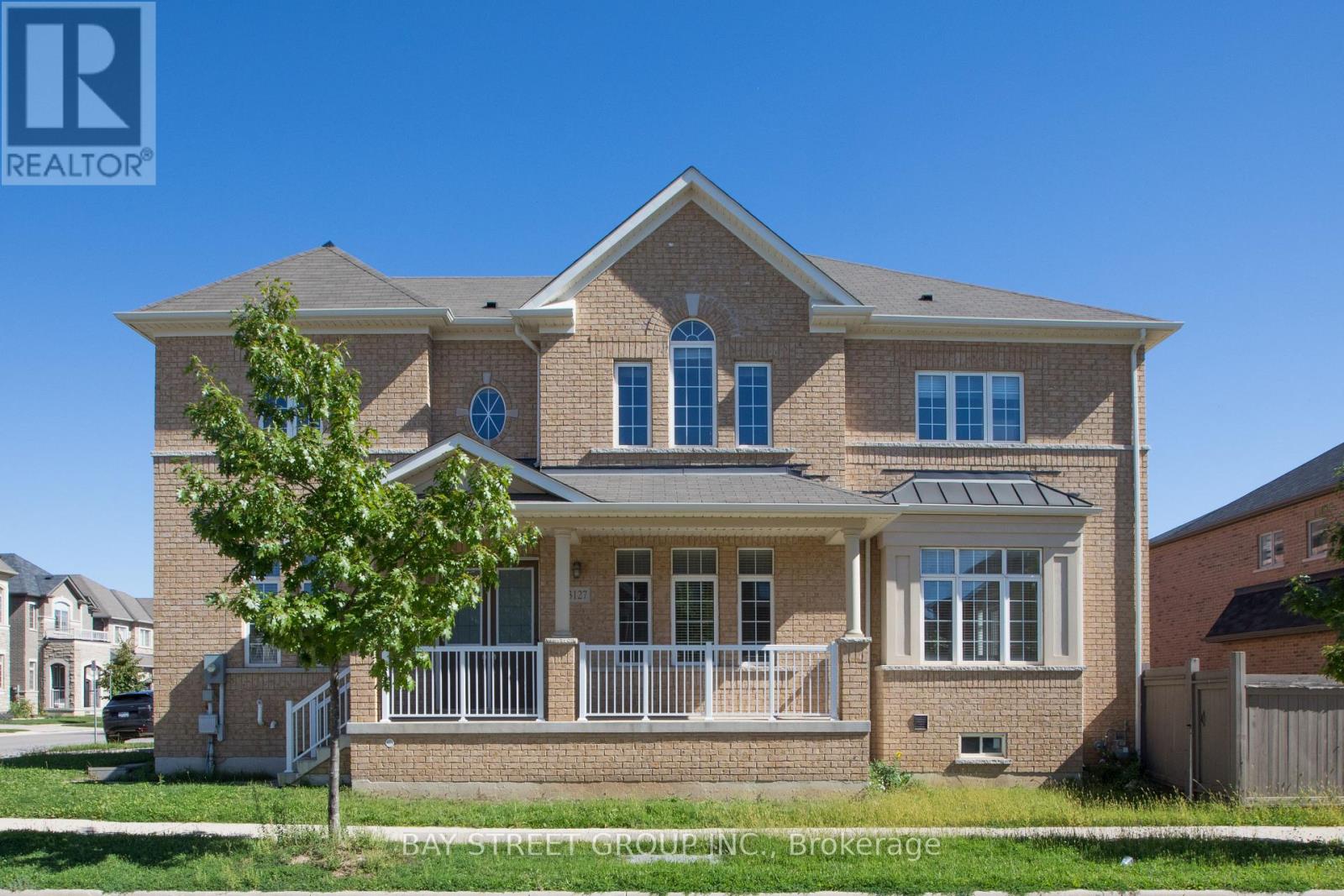 3127 Streamwood Pass, Oakville, Ontario  L6H 0T2 - Photo 3 - W12436422