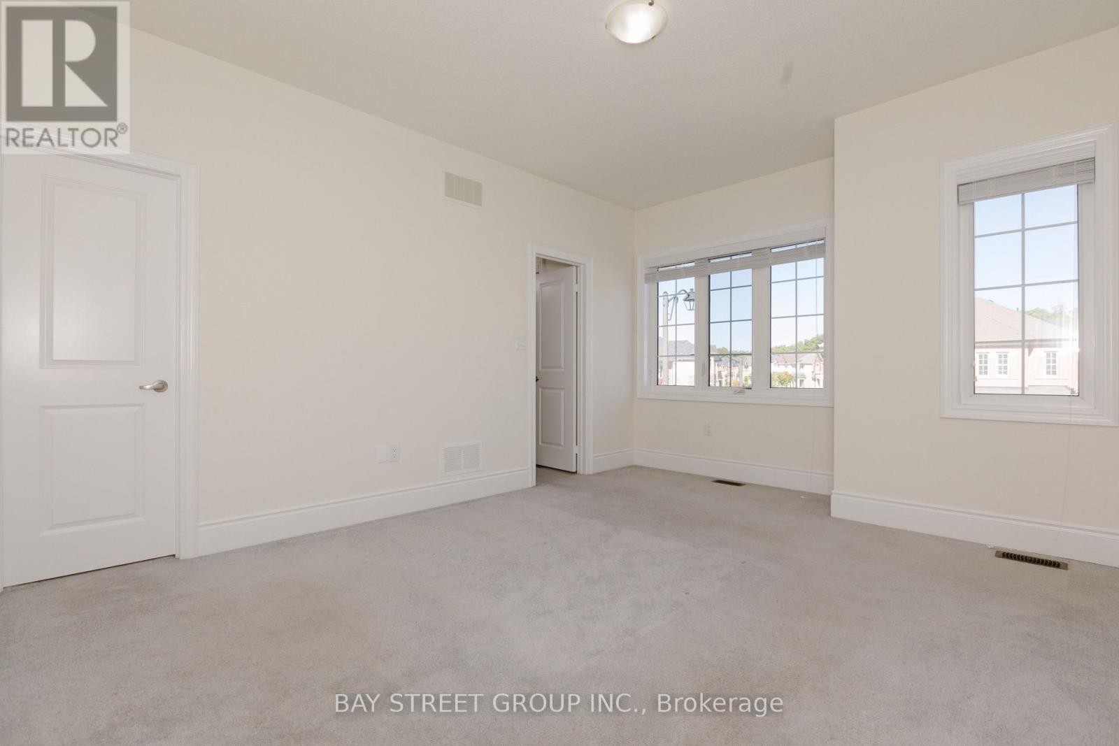 3127 Streamwood Pass, Oakville, Ontario  L6H 0T2 - Photo 33 - W12436422