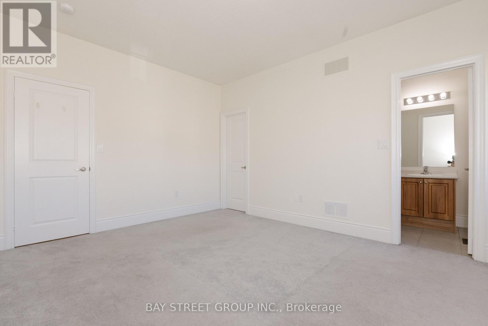 3127 Streamwood Pass, Oakville, Ontario  L6H 0T2 - Photo 34 - W12436422