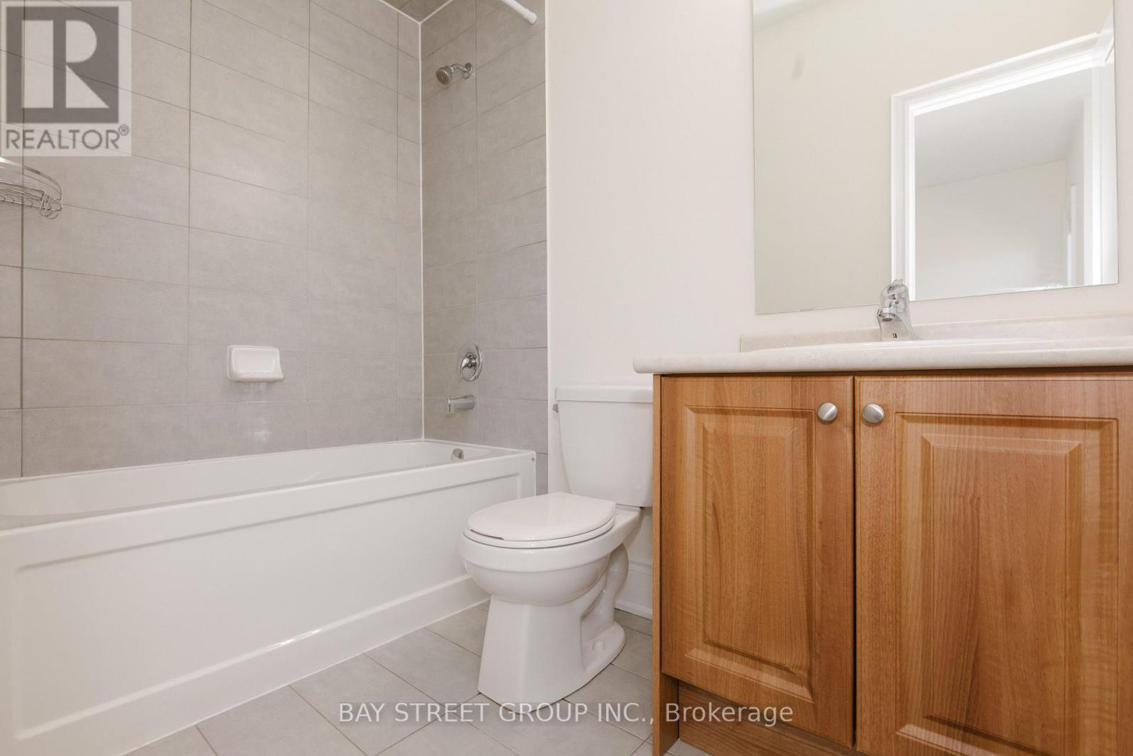 3127 Streamwood Pass, Oakville, Ontario  L6H 0T2 - Photo 35 - W12436422