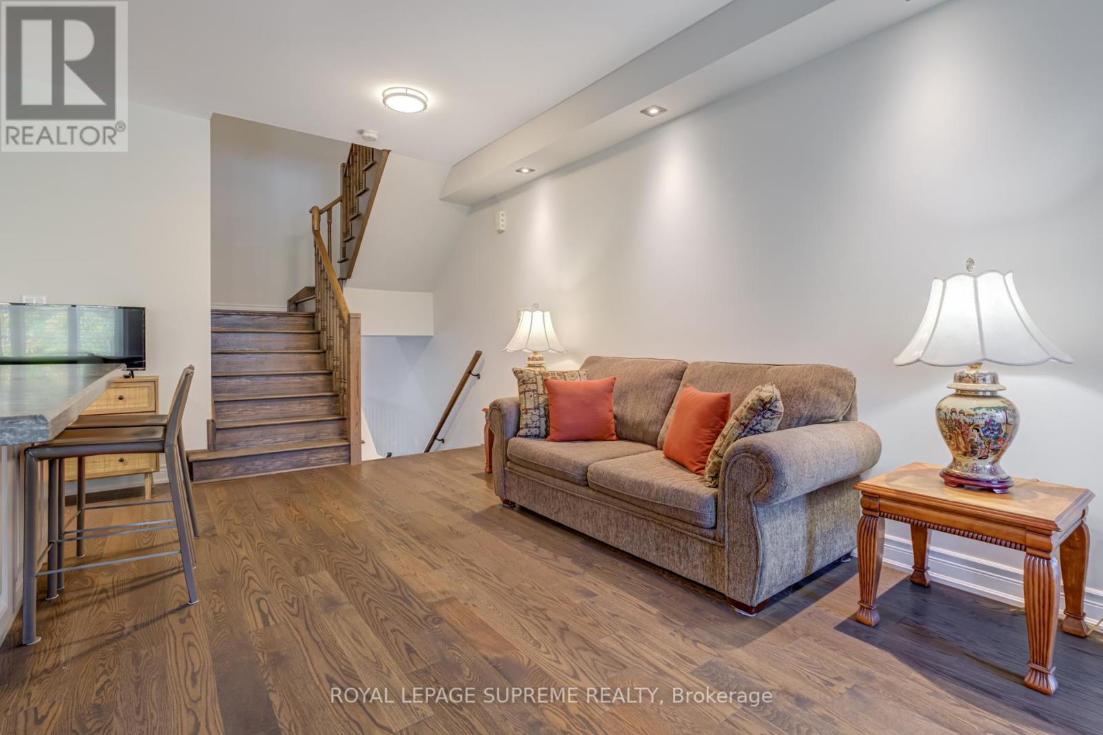 53 Dryden Way, Toronto, Ontario  M9R 0B2 - Photo 6 - W12436423