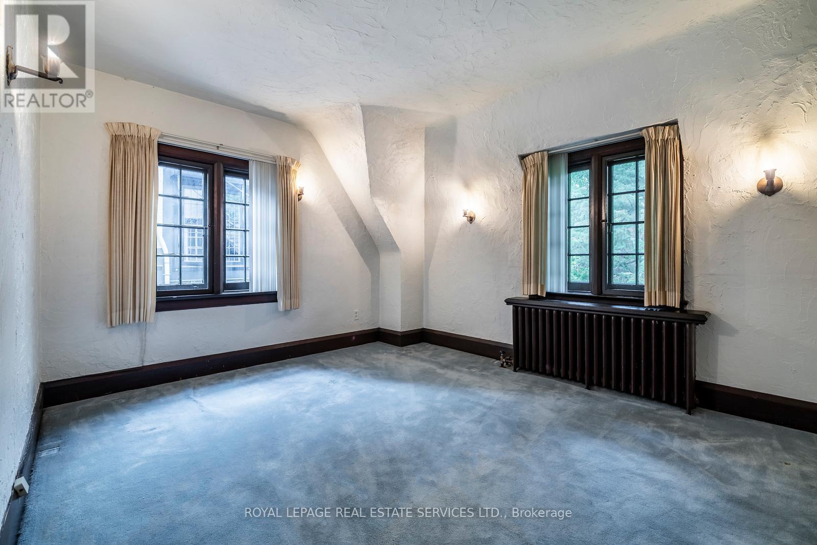 18 Queen Marys Drive, Toronto, Ontario  M8X 1S2 - Photo 19 - W12436469