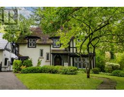 18 QUEEN MARYS DRIVE, Toronto, Ontario