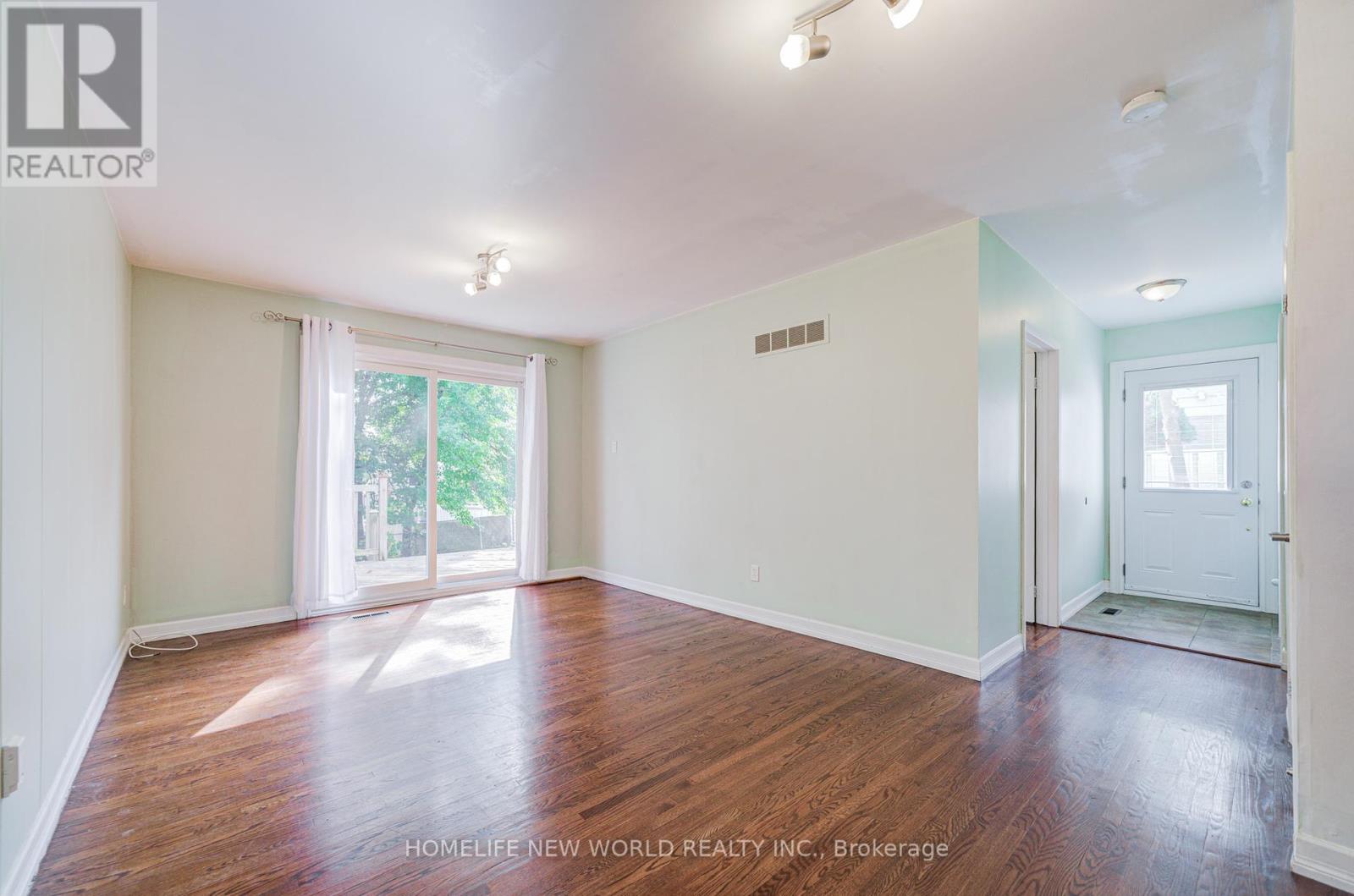 1403 Glen Rutley Circle, Mississauga, Ontario  L4X 1Z5 - Photo 15 - W12436496
