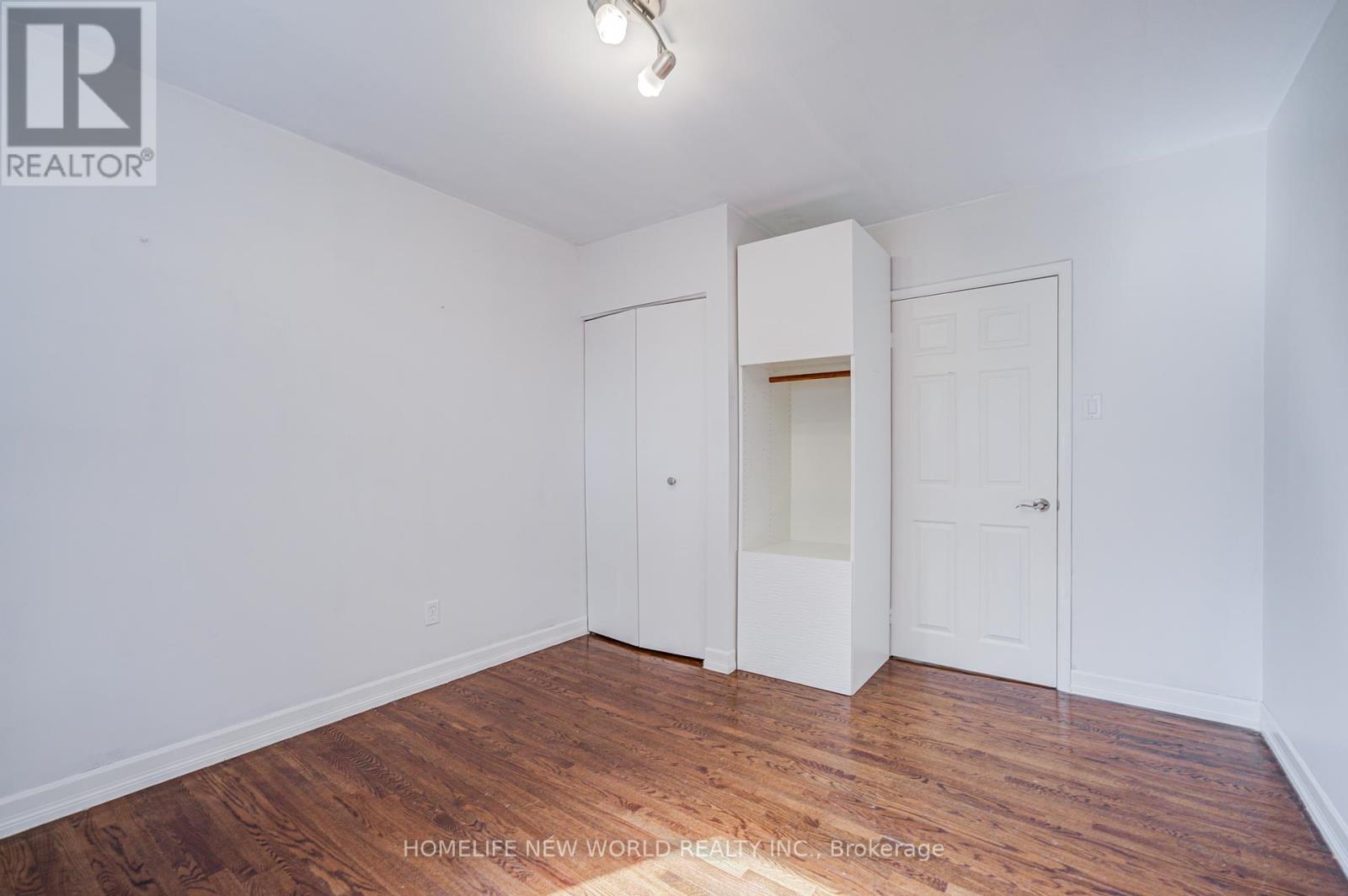 1403 Glen Rutley Circle, Mississauga, Ontario  L4X 1Z5 - Photo 20 - W12436496