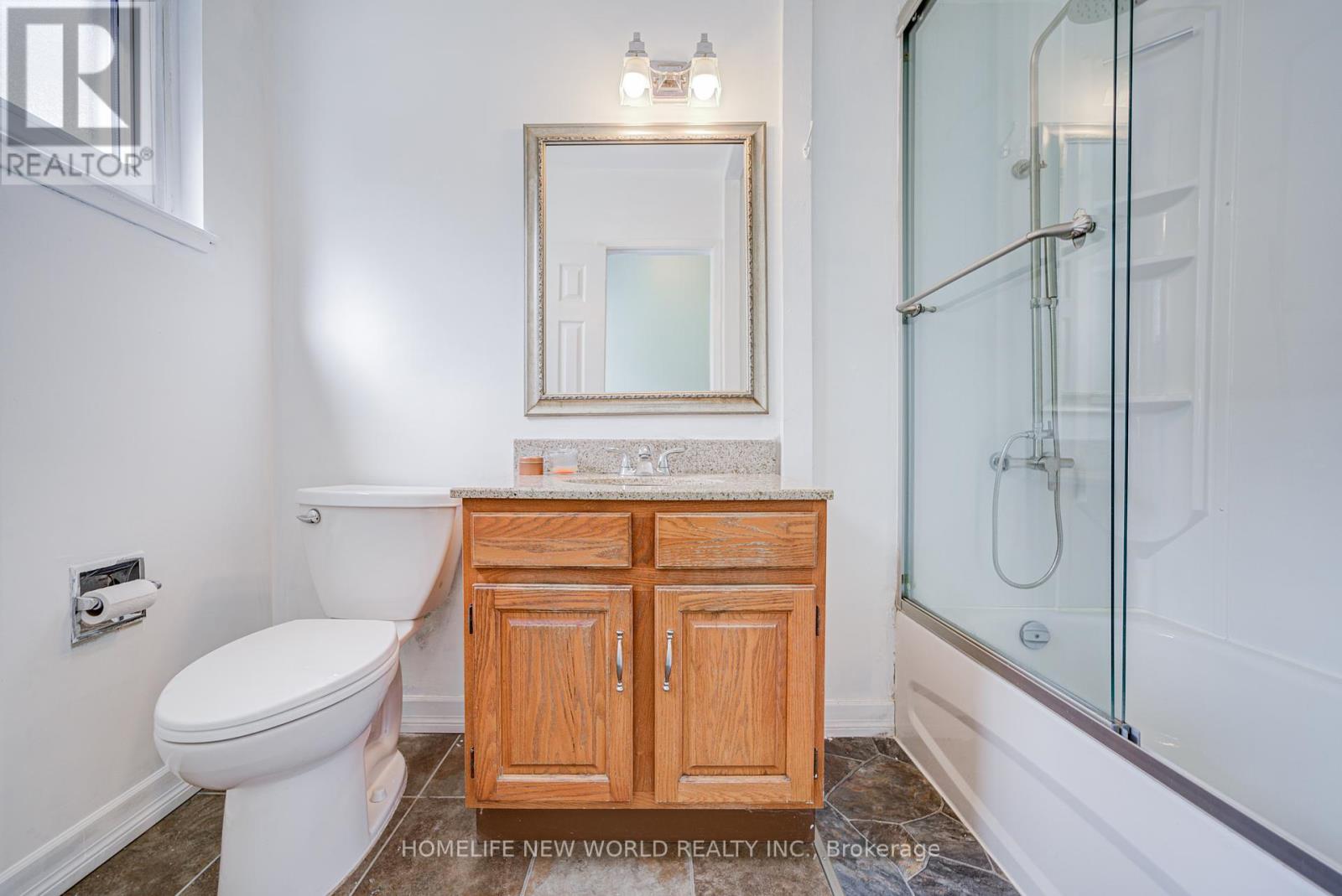 1403 Glen Rutley Circle, Mississauga, Ontario  L4X 1Z5 - Photo 21 - W12436496