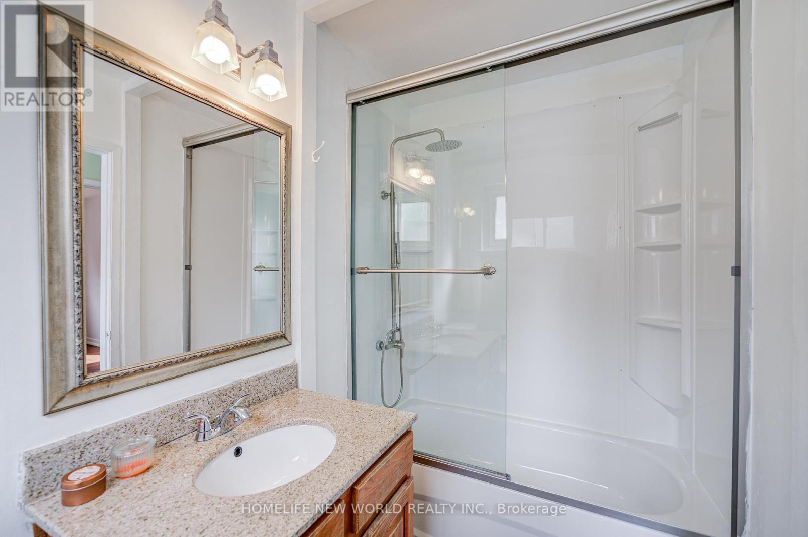 1403 Glen Rutley Circle, Mississauga, Ontario  L4X 1Z5 - Photo 22 - W12436496