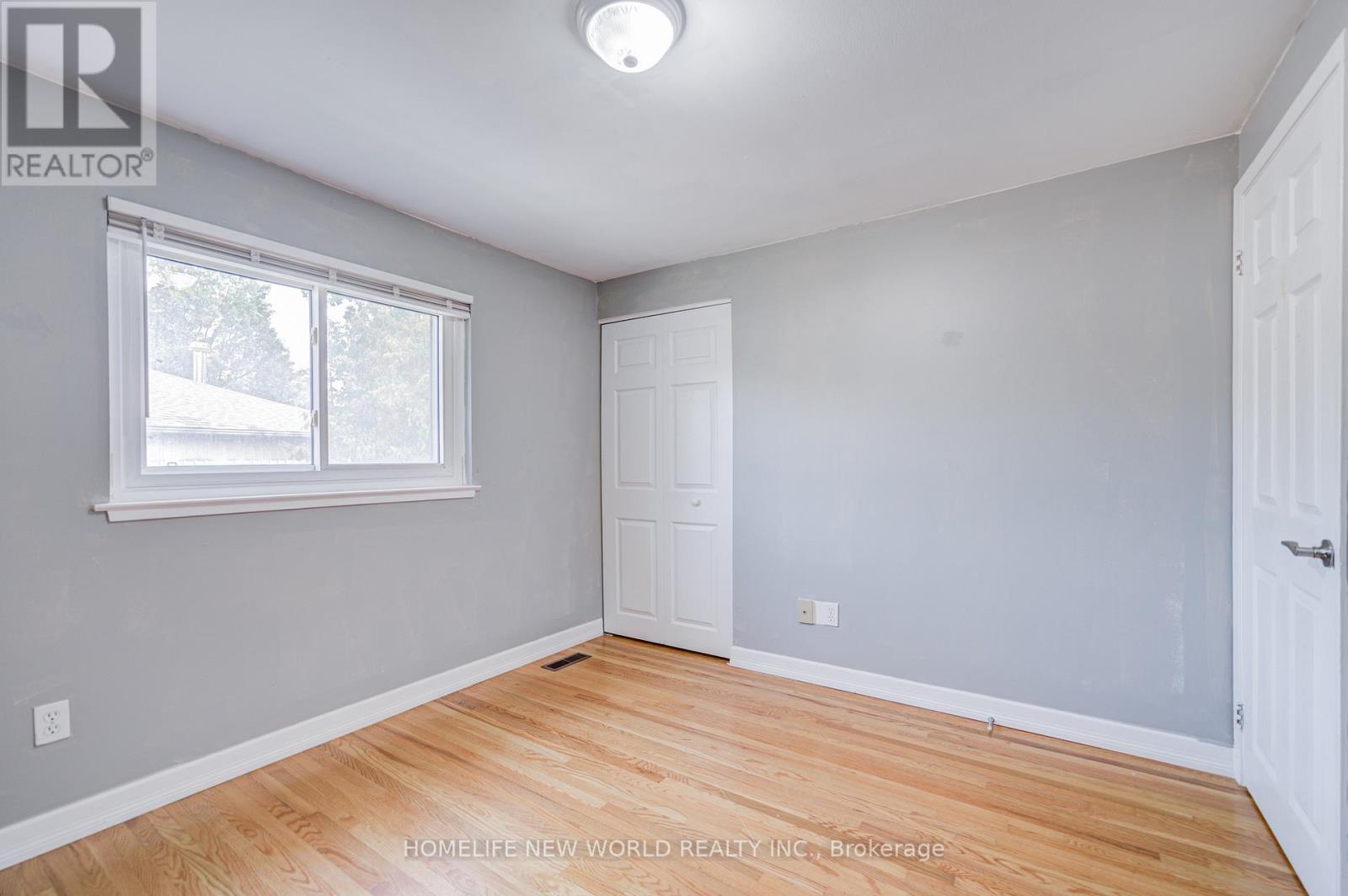 1403 Glen Rutley Circle, Mississauga, Ontario  L4X 1Z5 - Photo 23 - W12436496