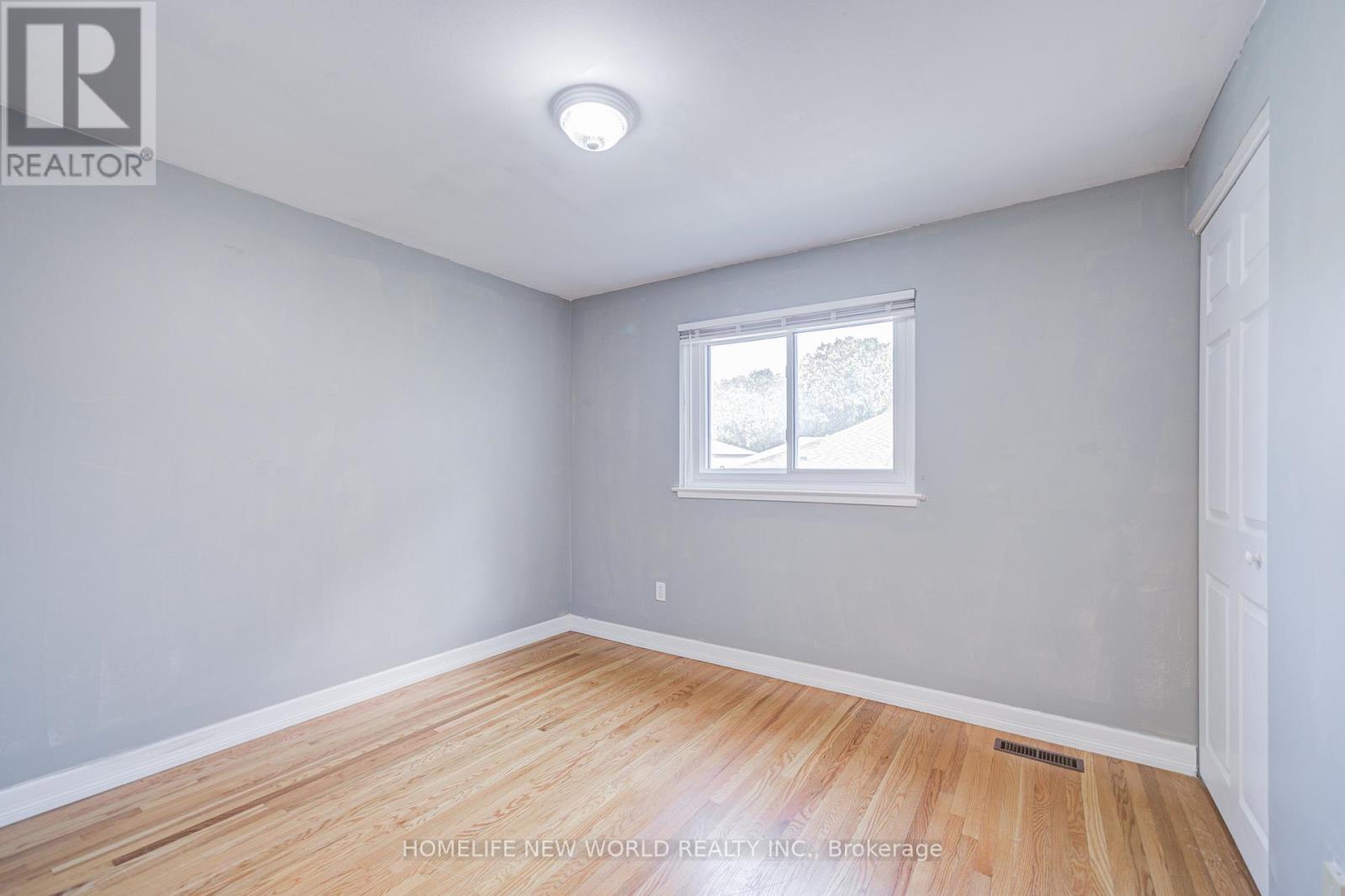 1403 Glen Rutley Circle, Mississauga, Ontario  L4X 1Z5 - Photo 24 - W12436496