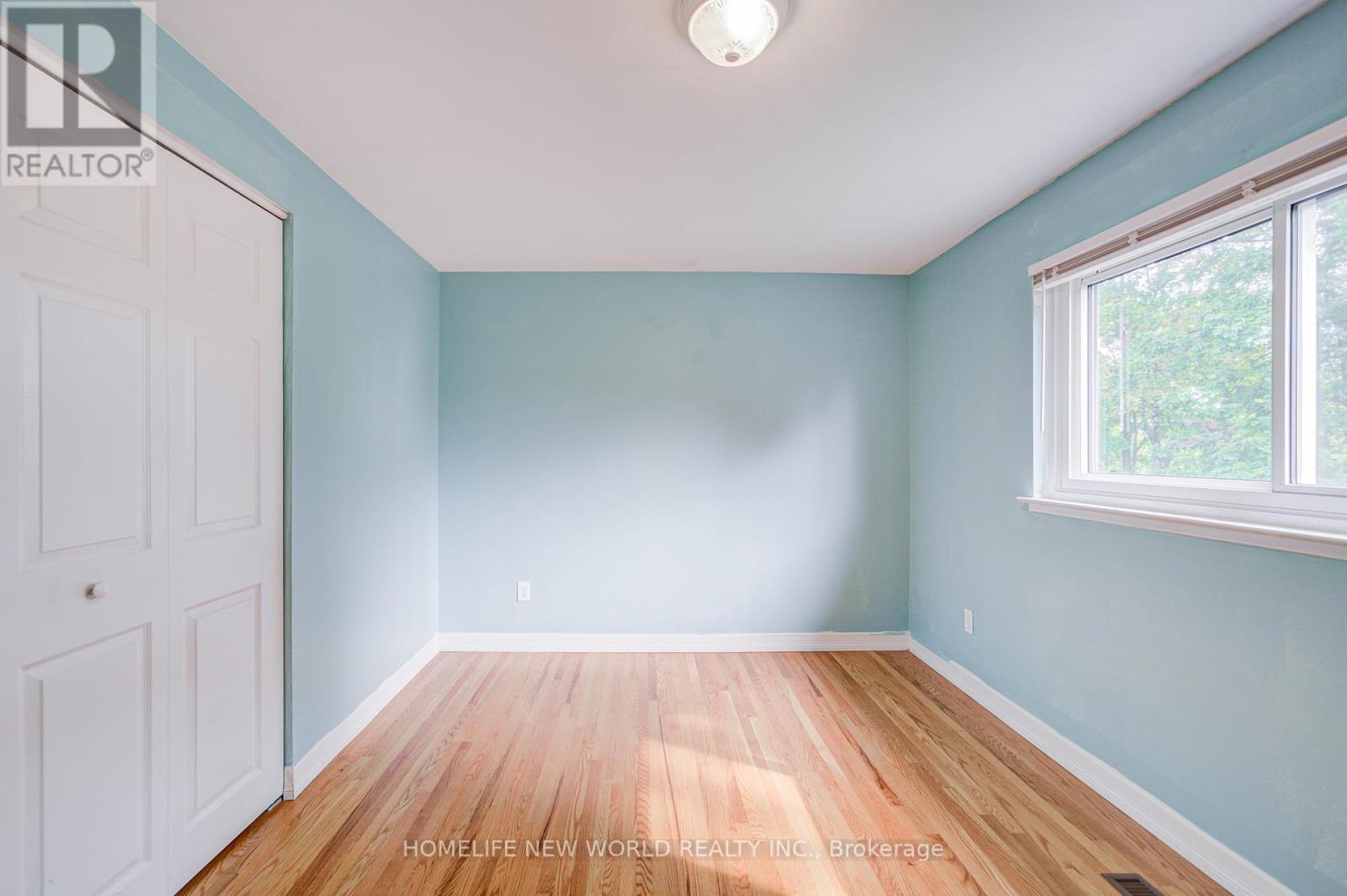 1403 Glen Rutley Circle, Mississauga, Ontario  L4X 1Z5 - Photo 25 - W12436496