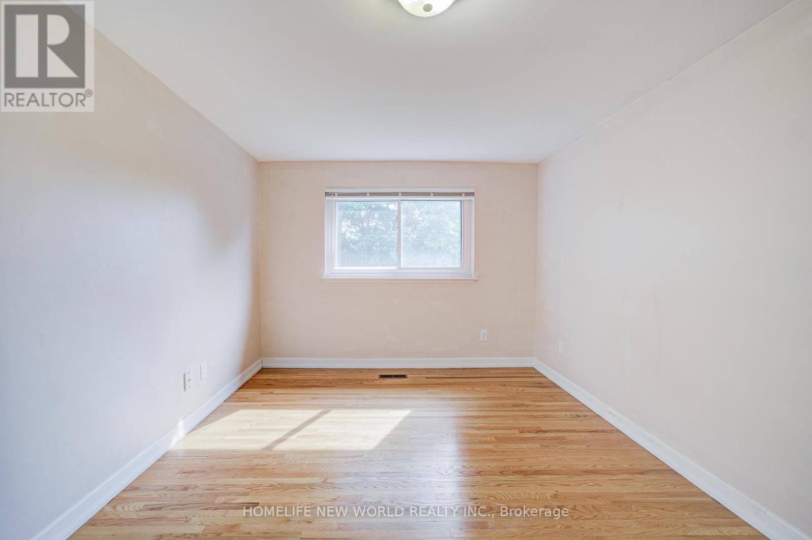1403 Glen Rutley Circle, Mississauga, Ontario  L4X 1Z5 - Photo 27 - W12436496