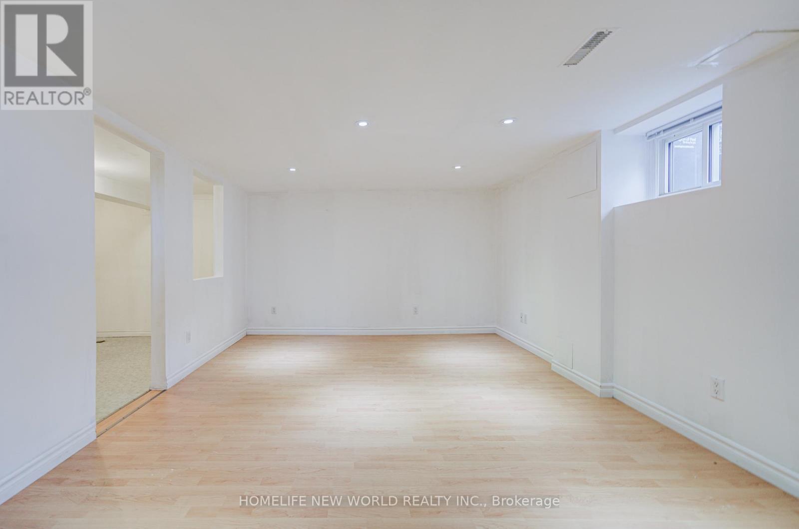 1403 Glen Rutley Circle, Mississauga, Ontario  L4X 1Z5 - Photo 32 - W12436496