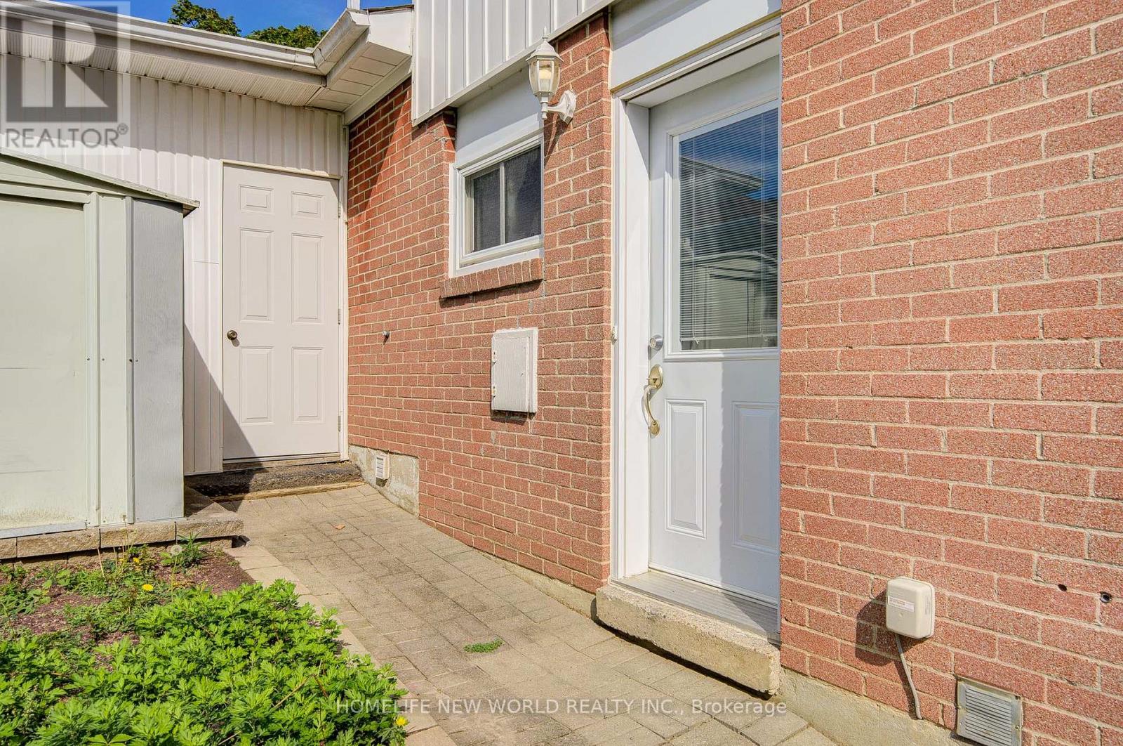 1403 Glen Rutley Circle, Mississauga, Ontario  L4X 1Z5 - Photo 40 - W12436496
