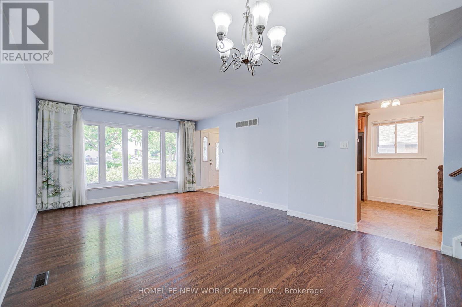 1403 Glen Rutley Circle, Mississauga, Ontario  L4X 1Z5 - Photo 7 - W12436496