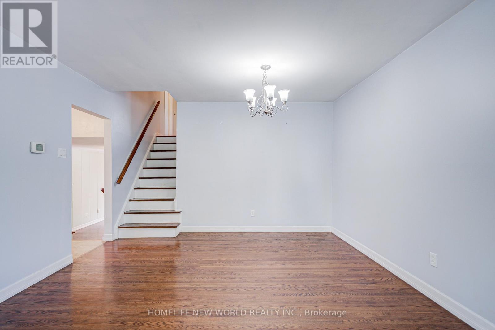 1403 Glen Rutley Circle, Mississauga, Ontario  L4X 1Z5 - Photo 8 - W12436496