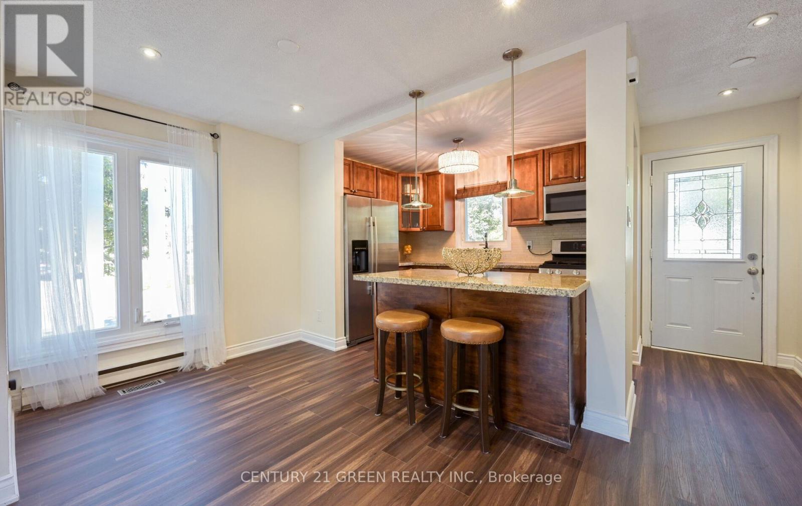 1 Greenarrow Court, Brampton, Ontario  L6S 2K1 - Photo 12 - W12436530