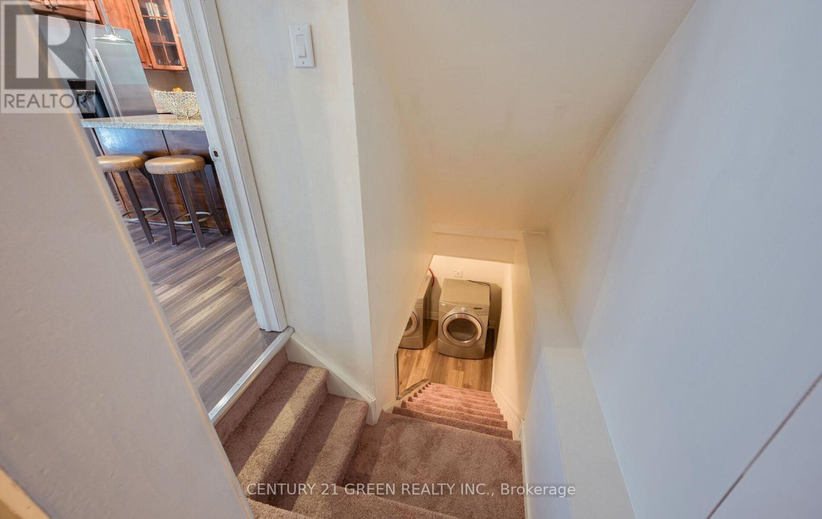 1 Greenarrow Court, Brampton, Ontario  L6S 2K1 - Photo 31 - W12436530