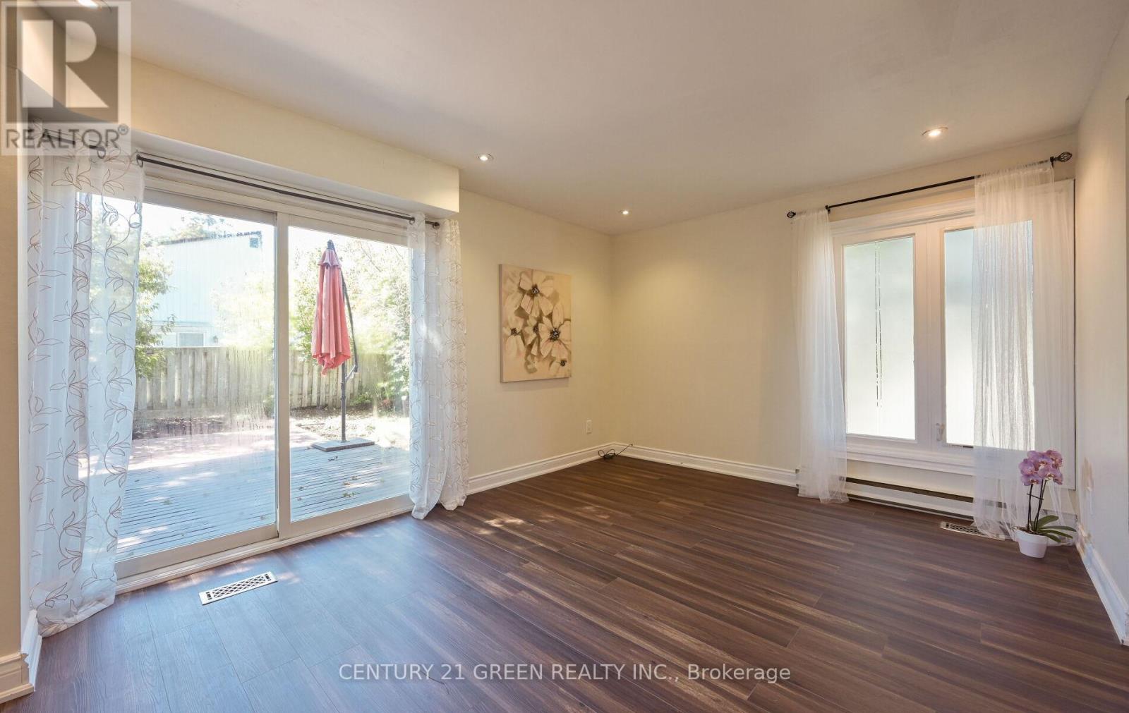 1 Greenarrow Court, Brampton, Ontario  L6S 2K1 - Photo 7 - W12436530