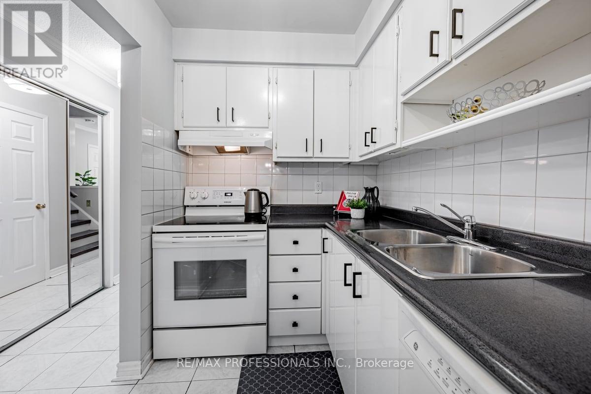 41 - 1180 Mississauga Valley Boulevard, Mississauga, Ontario  L5A 3M9 - Photo 6 - W12436561