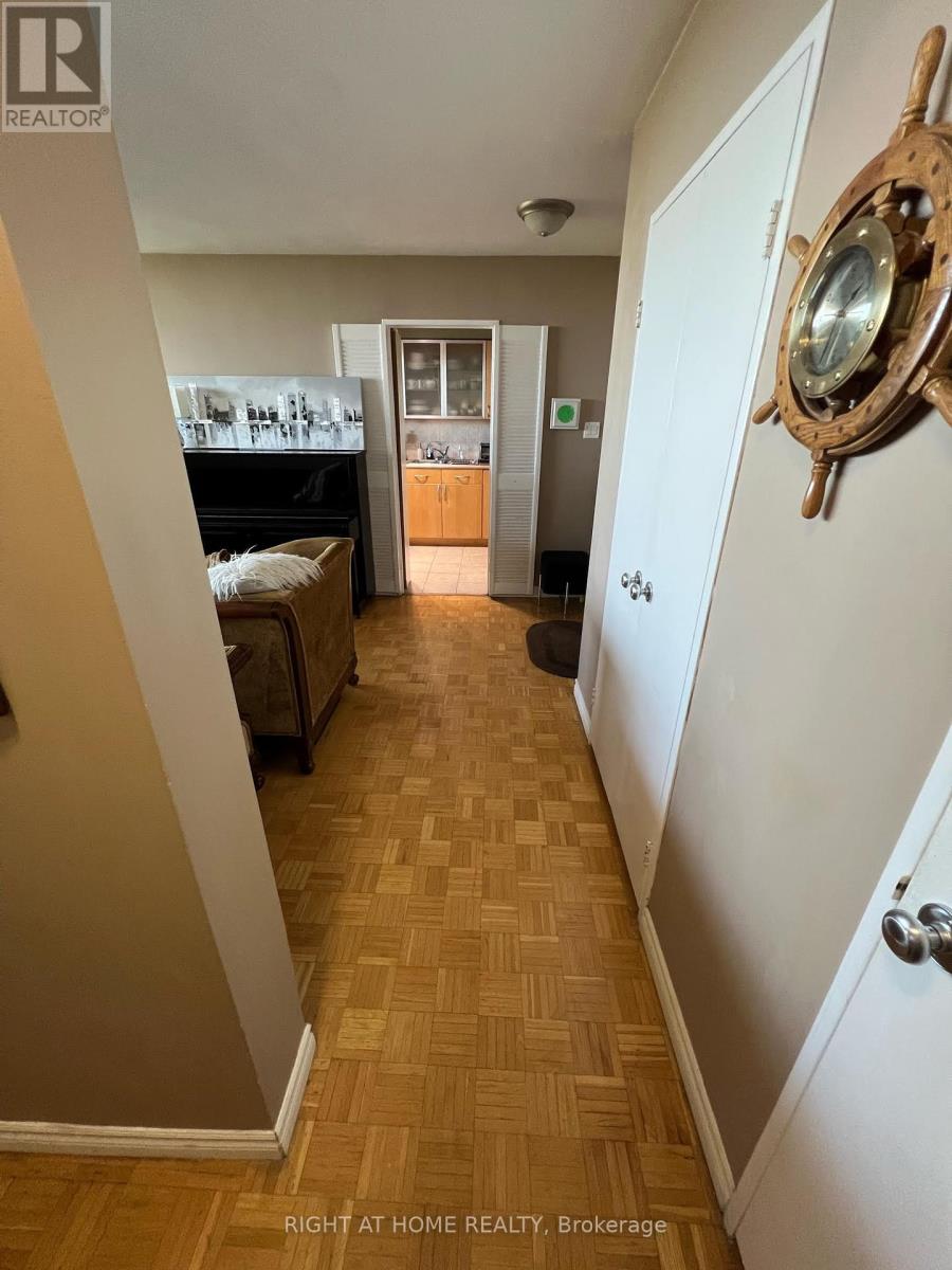 1812 - 360 Ridelle Avenue, Toronto, Ontario  M6B 1K1 - Photo 10 - W12436563